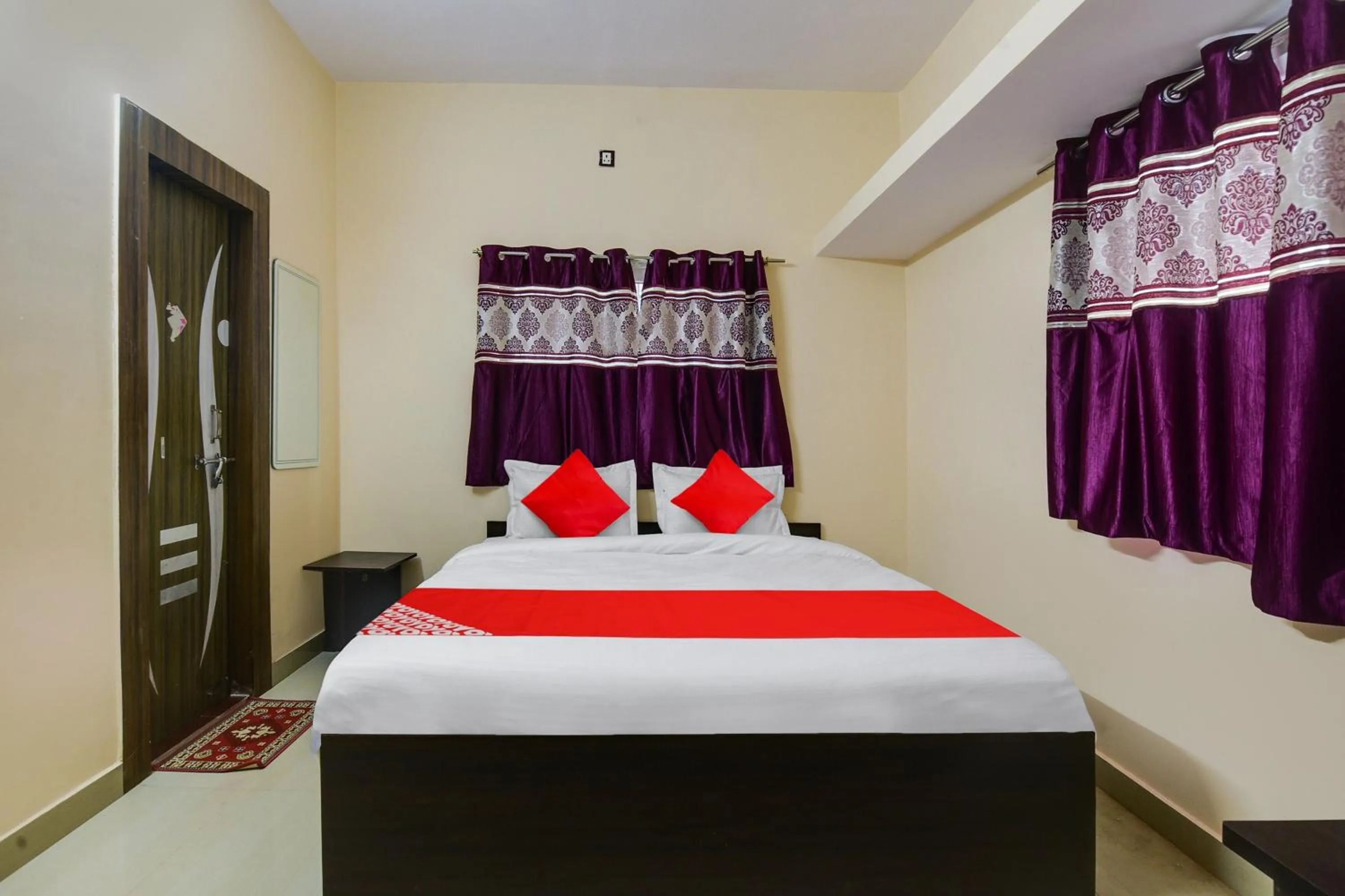 Bedroom, Bed in Hotel O Rudraksh Inn