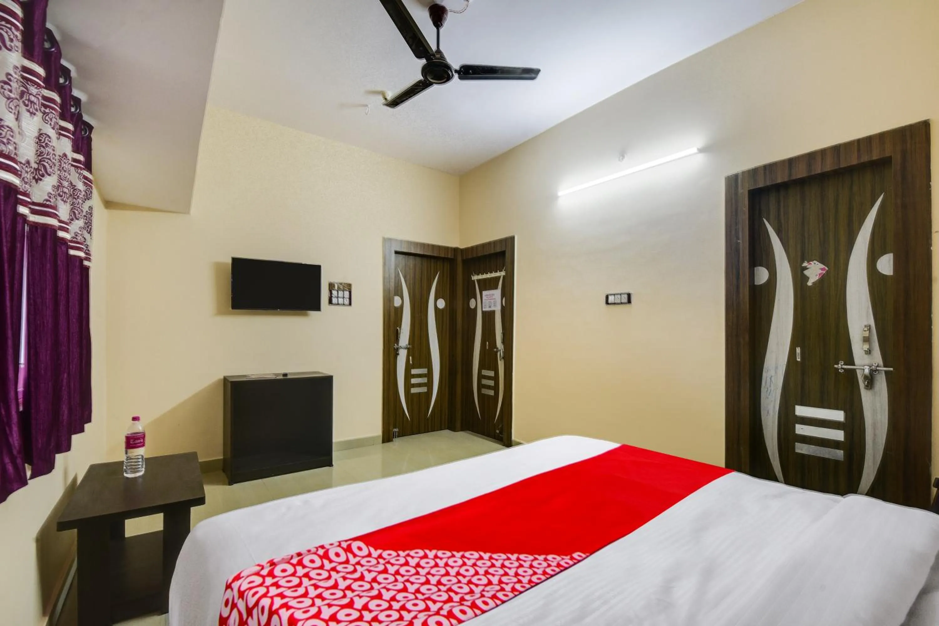 Bedroom, Bed in Hotel O Rudraksh Inn