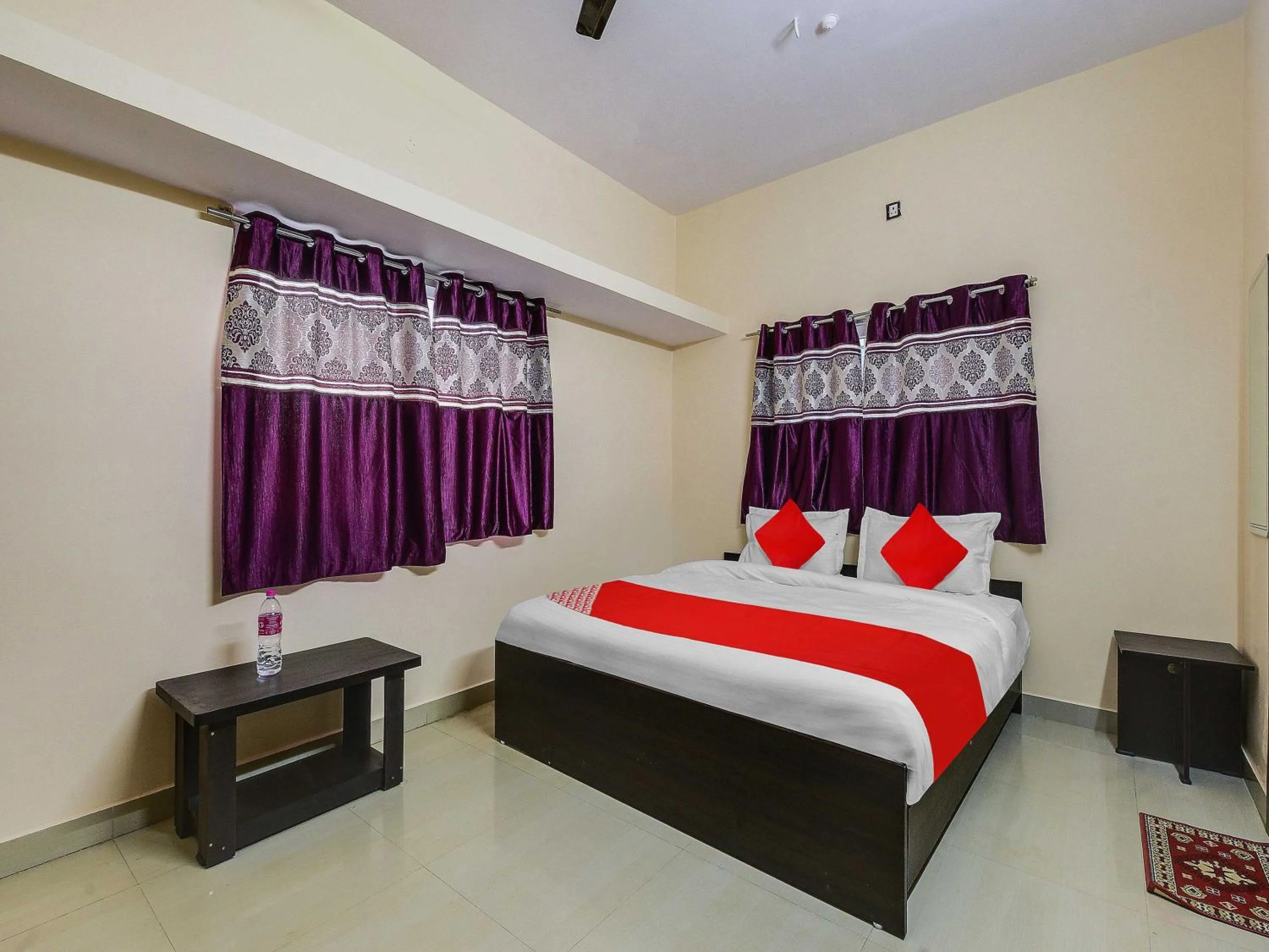 Bedroom, Bed in Hotel O Rudraksh Inn