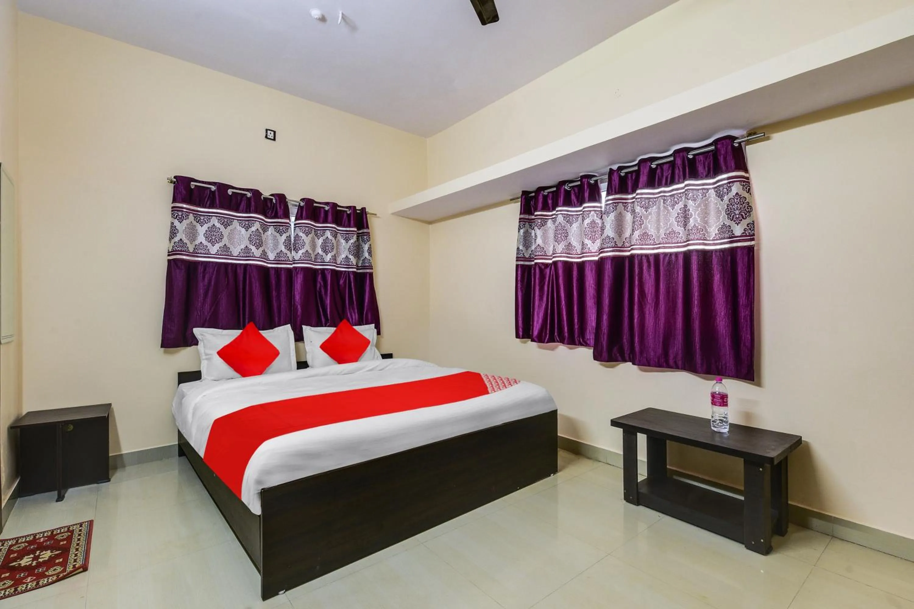 Bedroom, Bed in Hotel O Rudraksh Inn