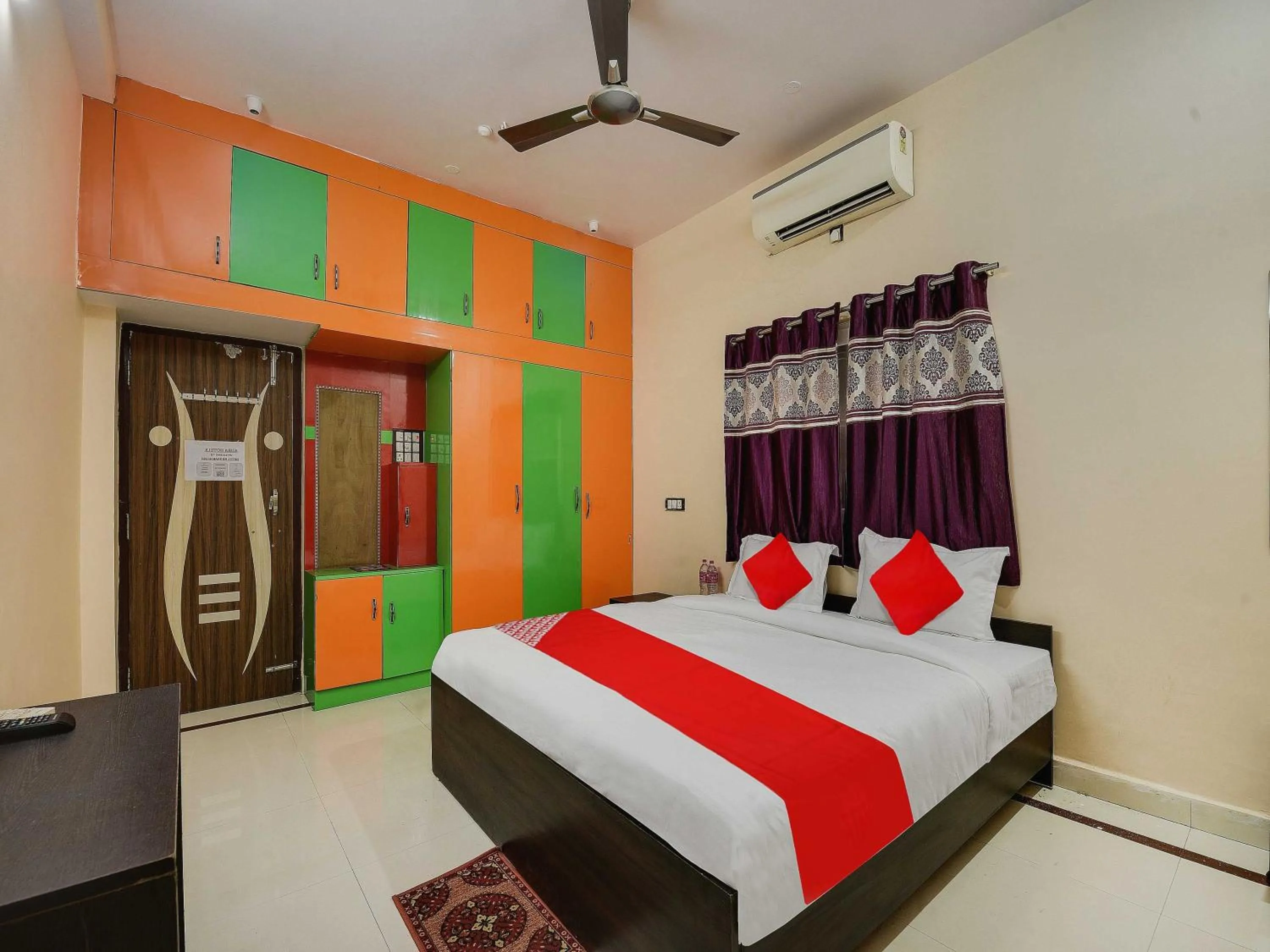 Bedroom, Bed in Hotel O Rudraksh Inn