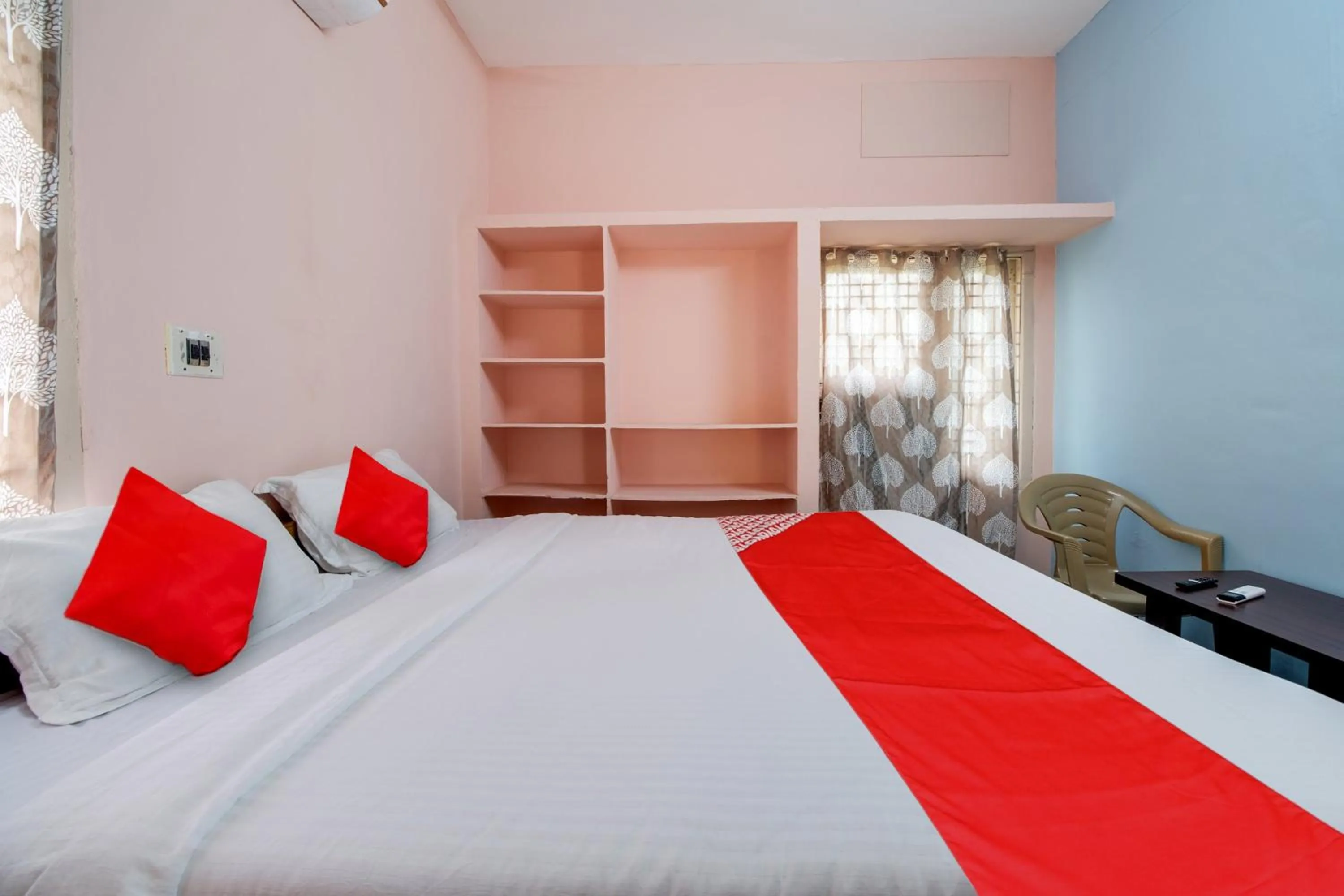 Bedroom in Hotel O Guest Inn 2