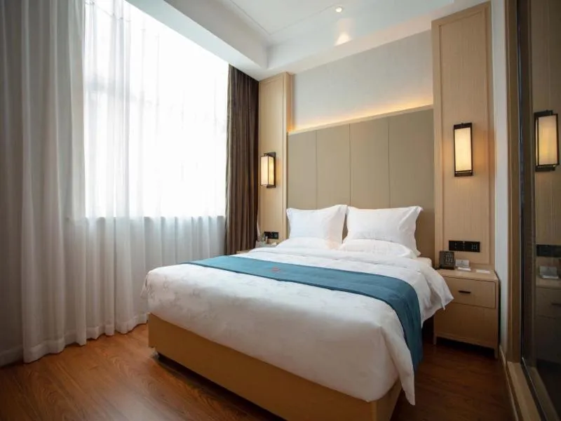Bed in GreenTree Eastern Hotel Henan Anyang Hua County Wuzhou New Times Square