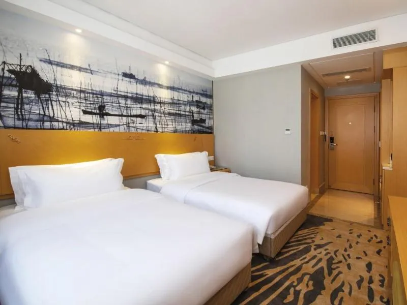 Bed in GreenTree Eastern Hotel Shenzhen Futian Civic Center Jingtan Subway Station