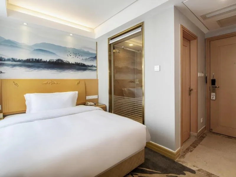 Bed in GreenTree Eastern Hotel Shenzhen Futian Civic Center Jingtan Subway Station