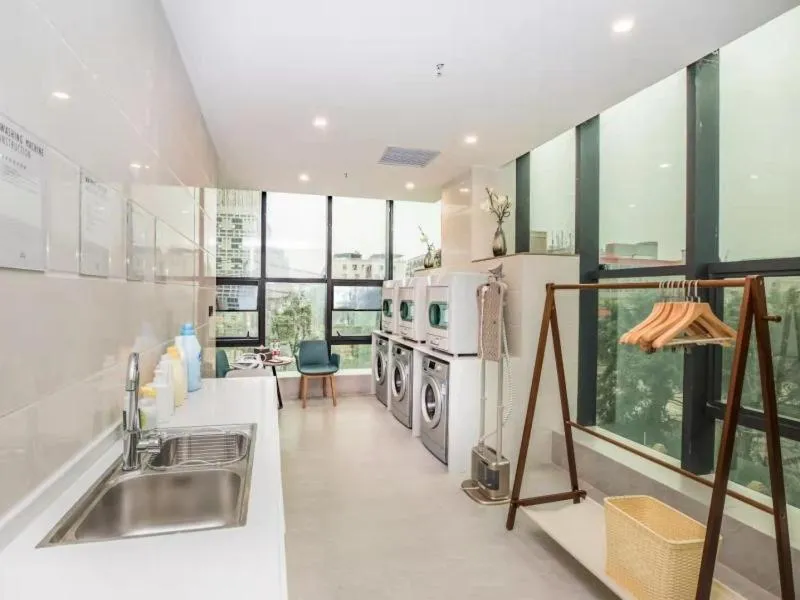 GreenTree Eastern Hotel Shenzhen Pinghu Hua'nan City Hehua Subway Station