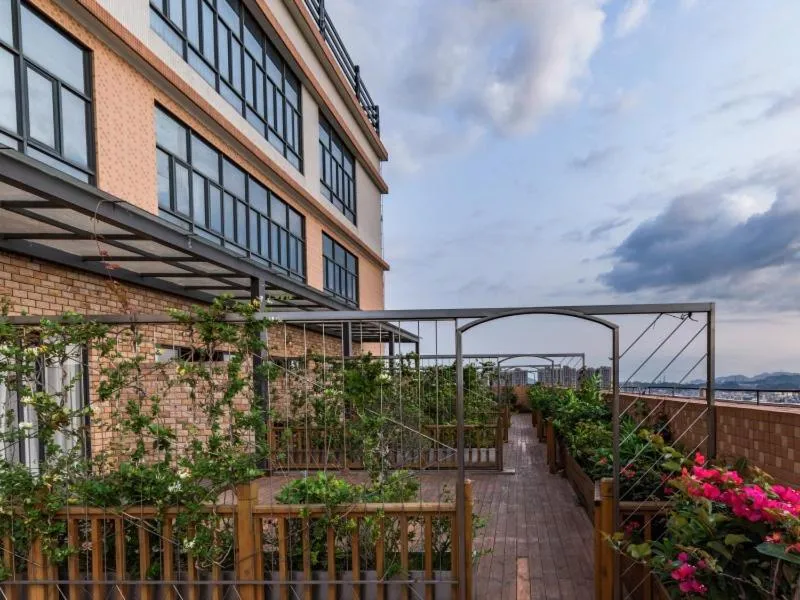 GreenTree Eastern Hotel Shenzhen Pinghu Hua'nan City Hehua Subway Station