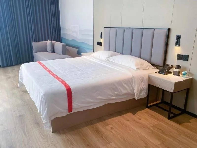 Bed in GreenTree Eastern Hotel Fuyang Jieshou Railway Station East Xinyang Road