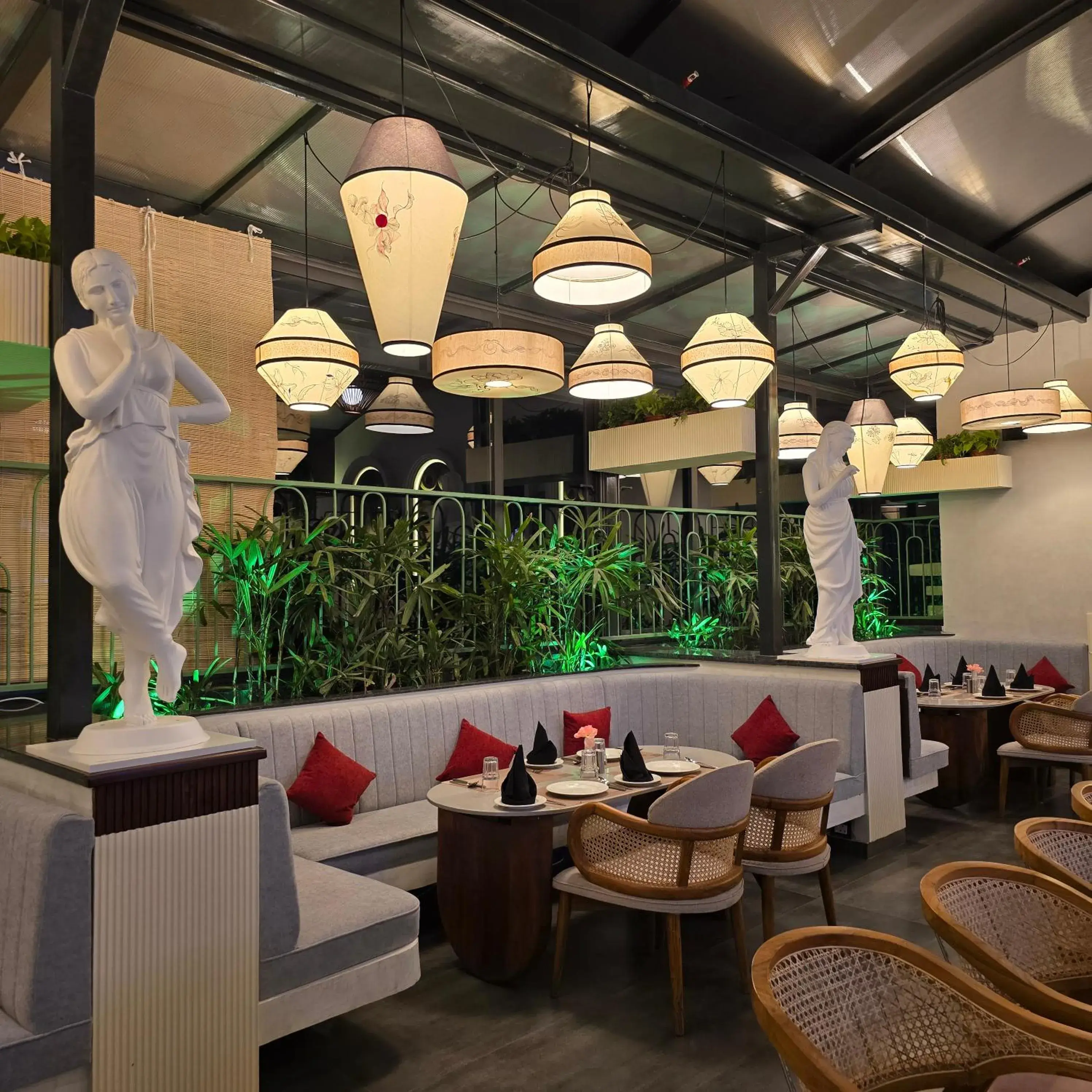 Restaurant/places to eat in The Montage Restaurant/places to eat in The Montage