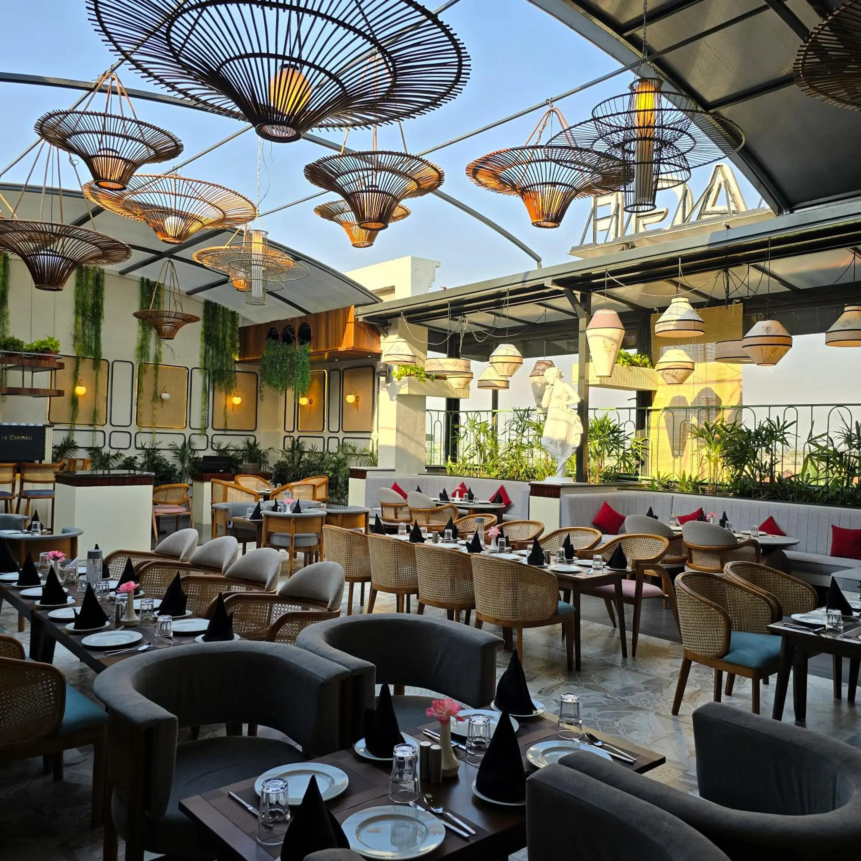 Restaurant/places to eat in The Montage Restaurant/places to eat in The Montage