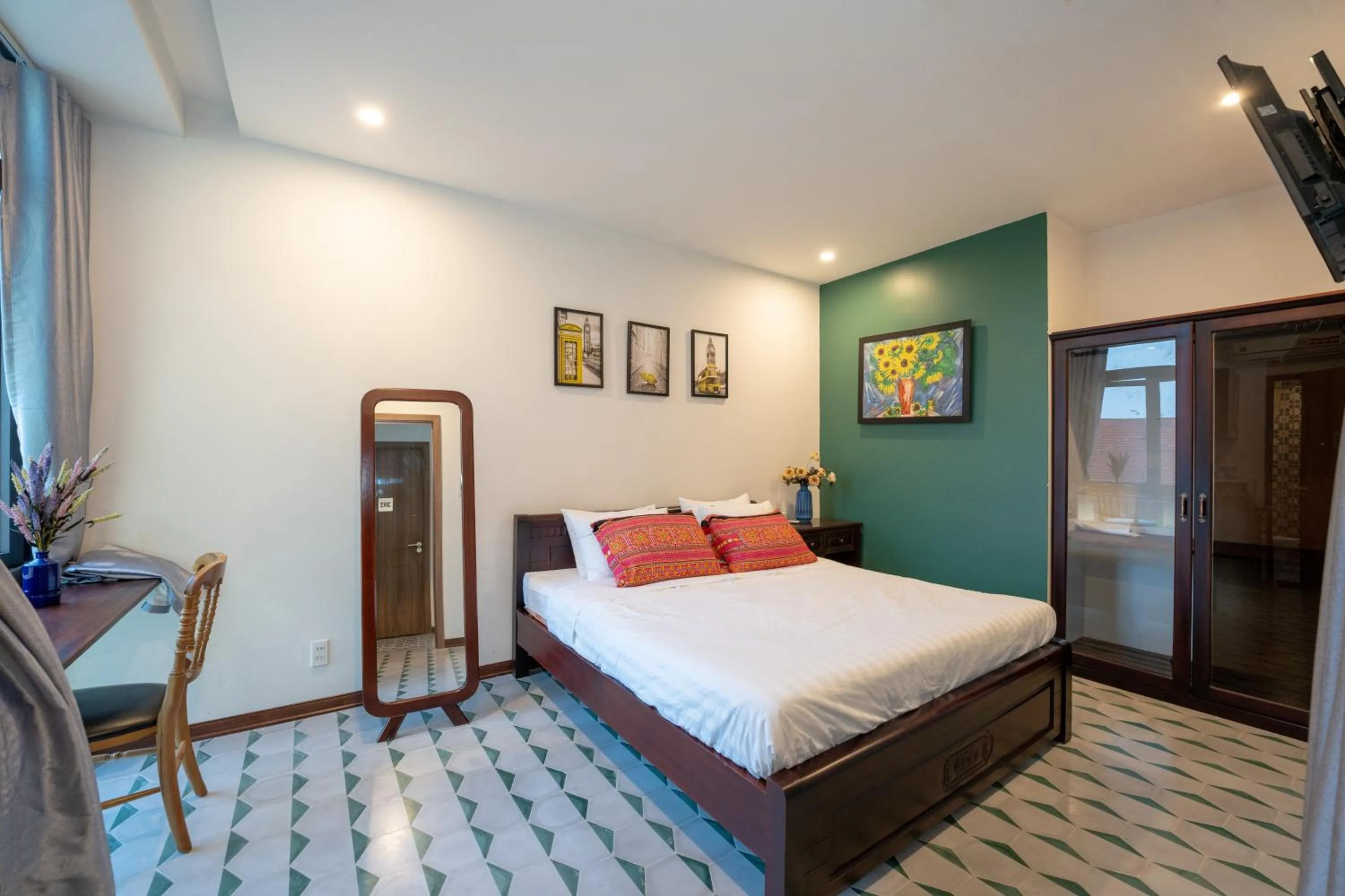 Photo of the whole room, Bed in Villa De Pi's Hoi An