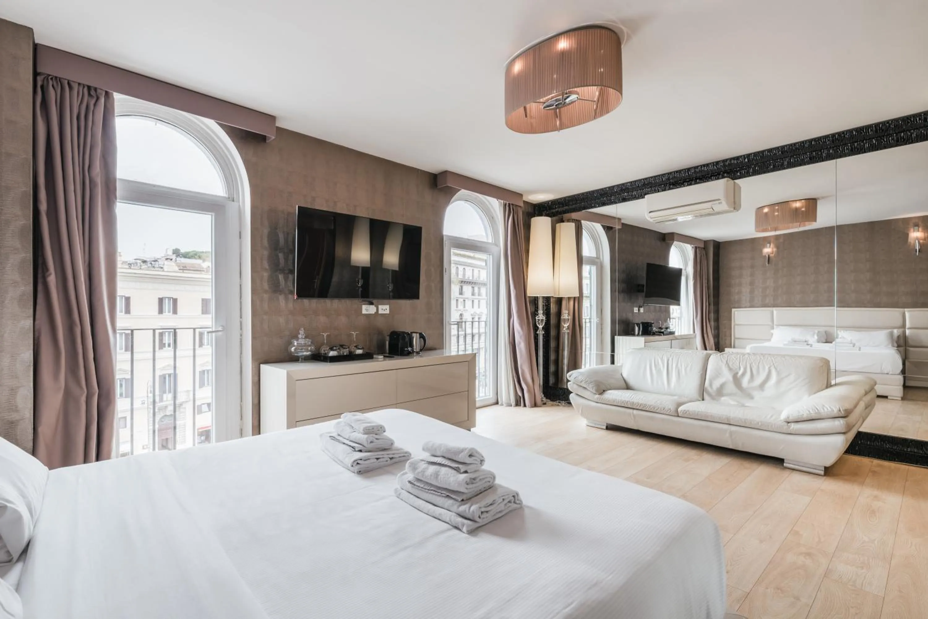 Bed in Penthouse Suite Rome - Private Suites