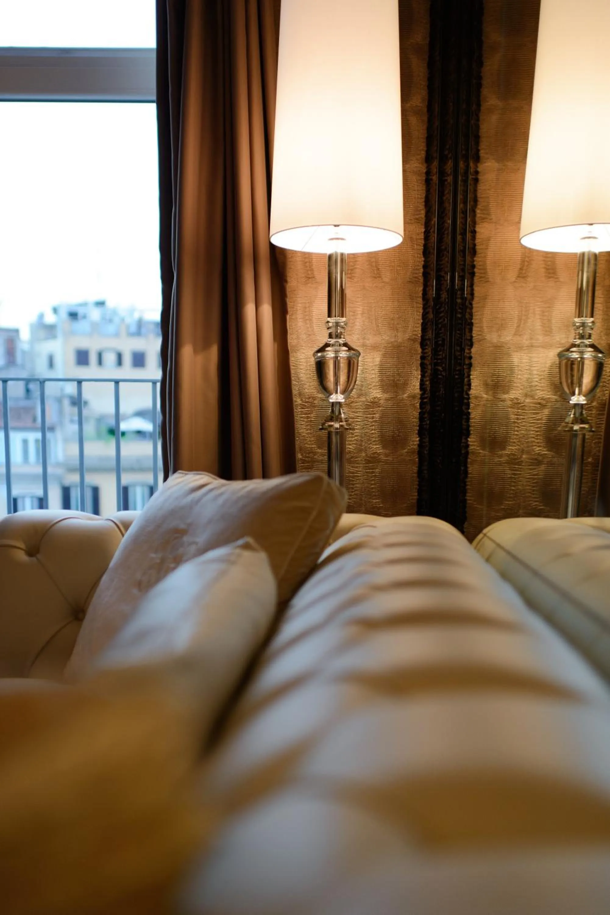 Decorative detail, Bed in Penthouse Suite Rome - Private Suites