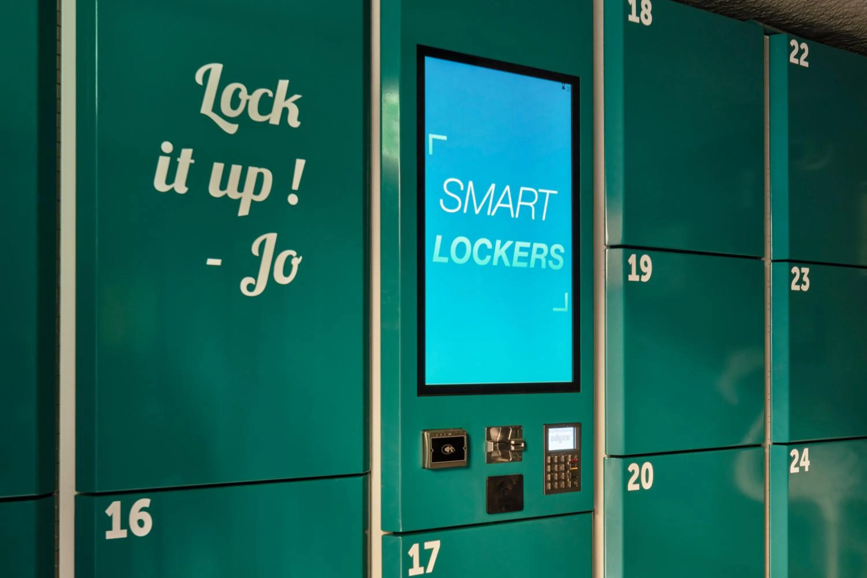 locker in JO&JOE ROMA