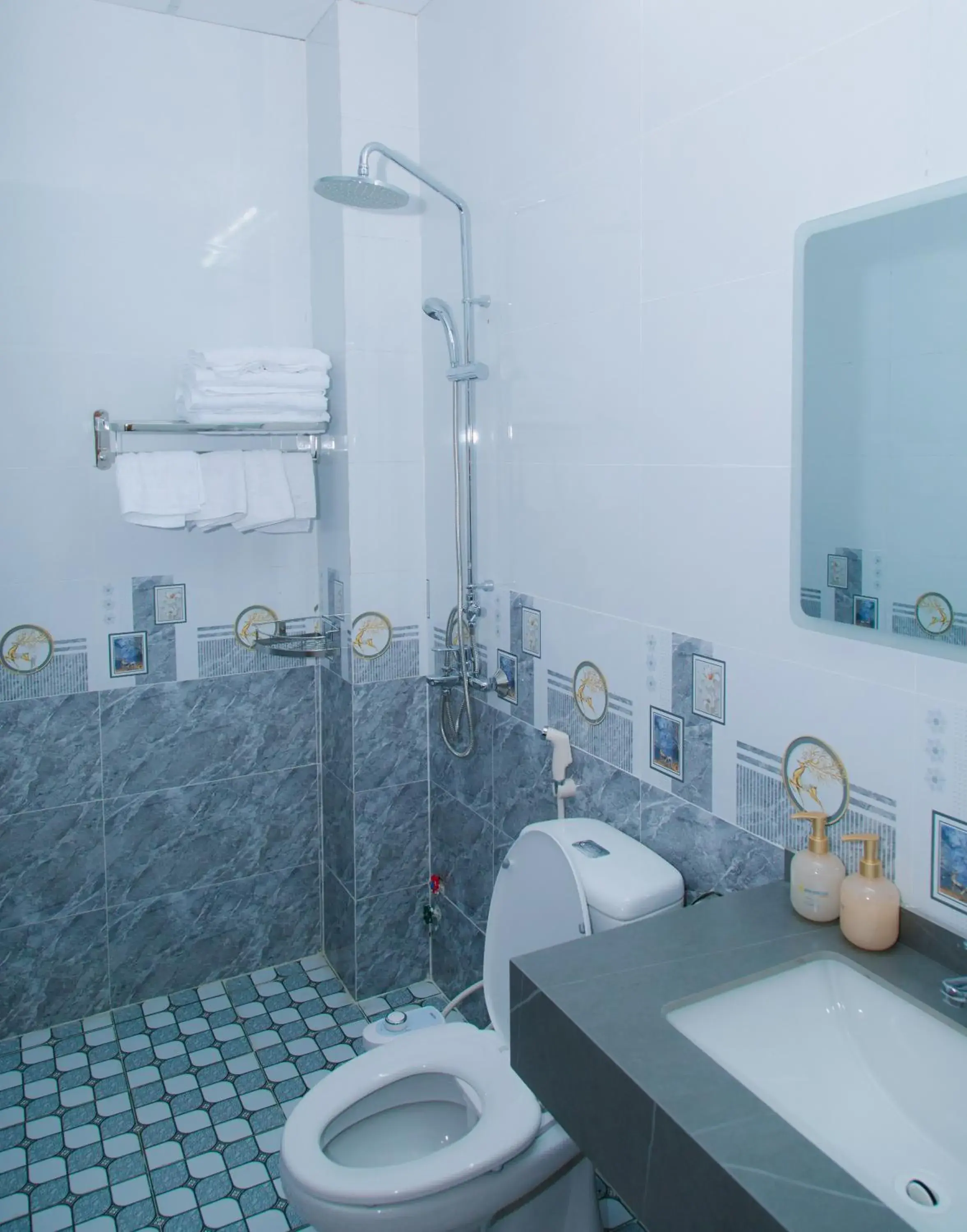 Deluxe Double Room in Minh Minh Nam 2 Hotel Deluxe Double Room in Minh Minh Nam 2 Hotel