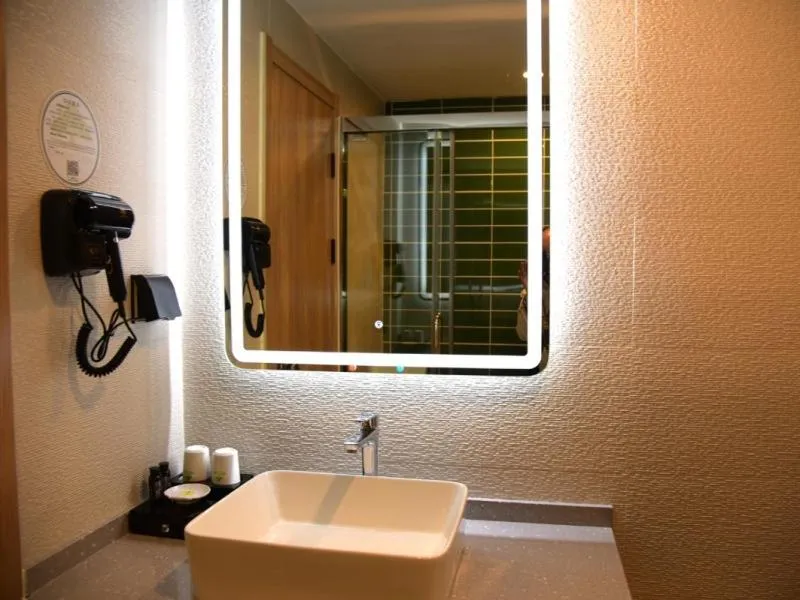 GreenTree Inn Express Hotel Heyuan N1 High Fountain