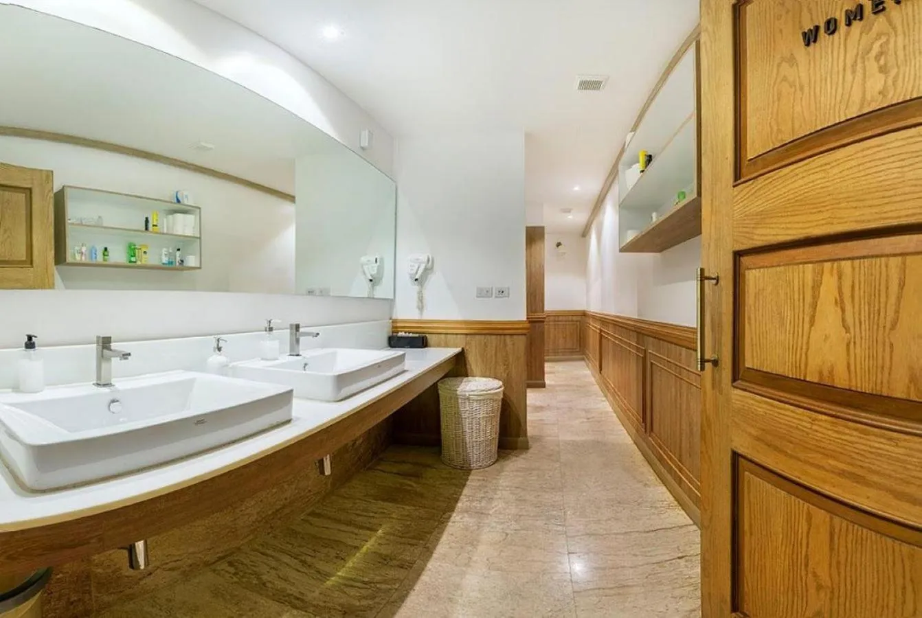 Bathroom in The poshtel Bangkok By Benya