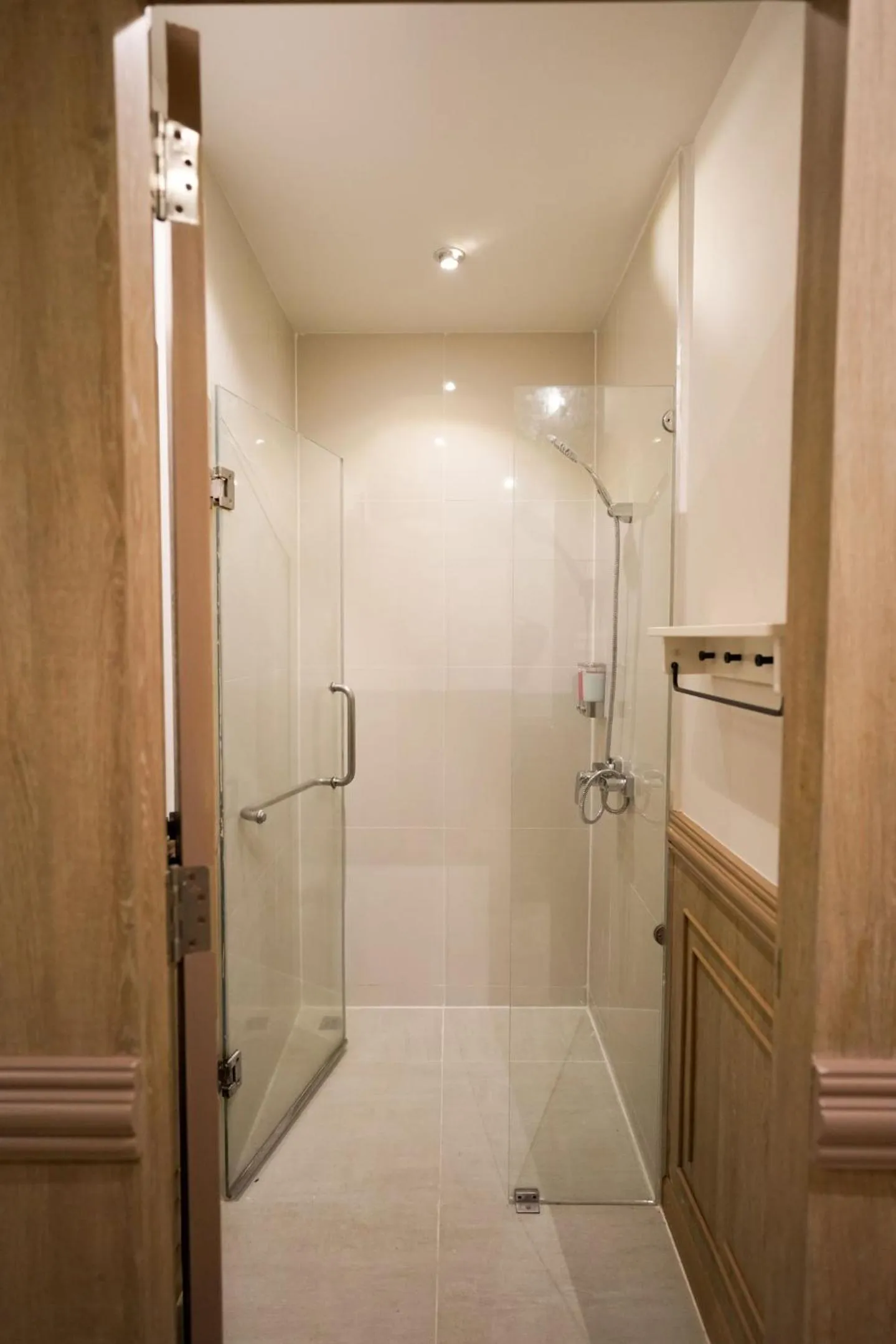 Bathroom in The poshtel Bangkok By Benya