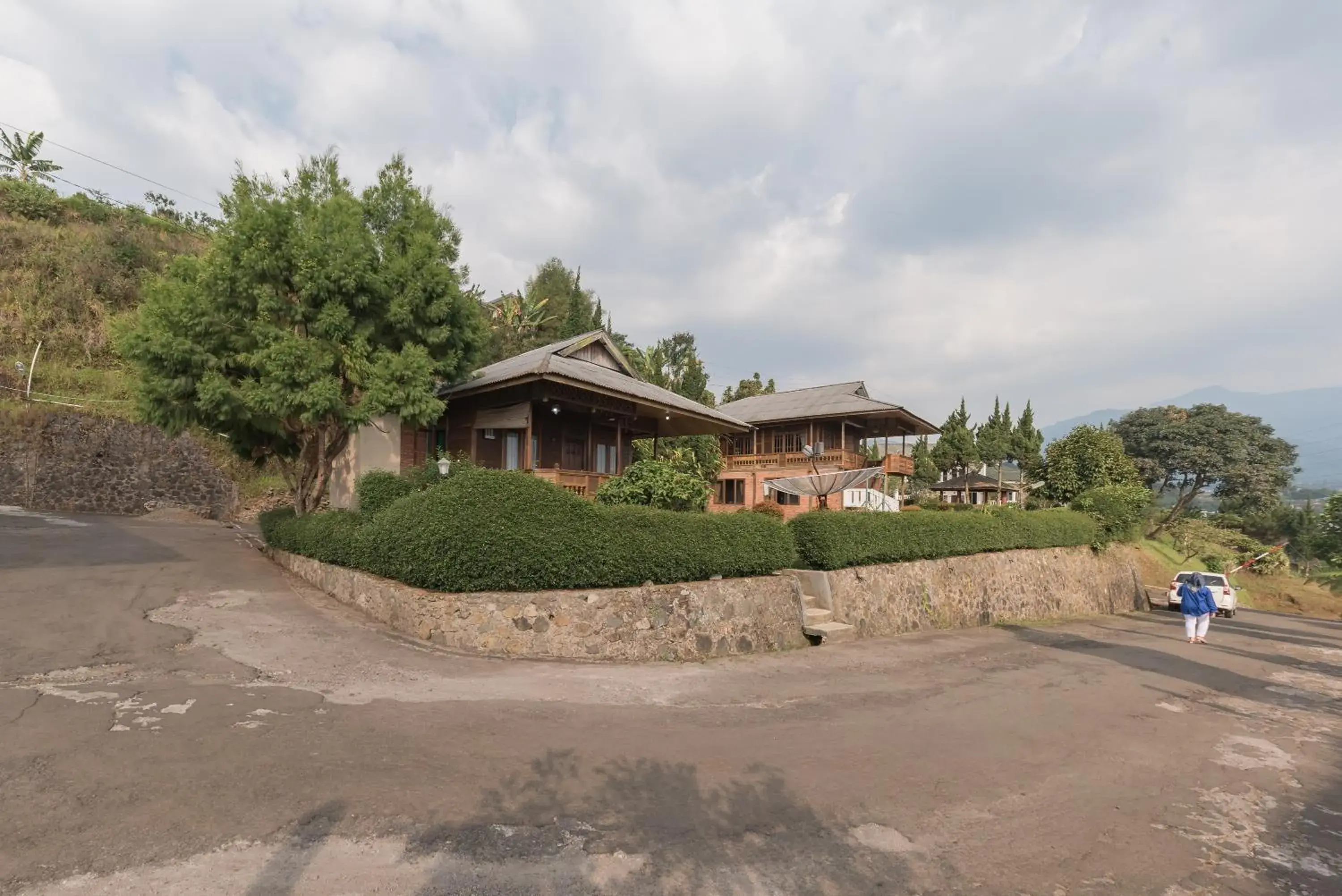 Property building in Urbanview Resort Anty Cisarua Tugu Puncak by RedDoorz Property building in Urbanview Resort Anty Cisarua Tugu Puncak by RedDoorz