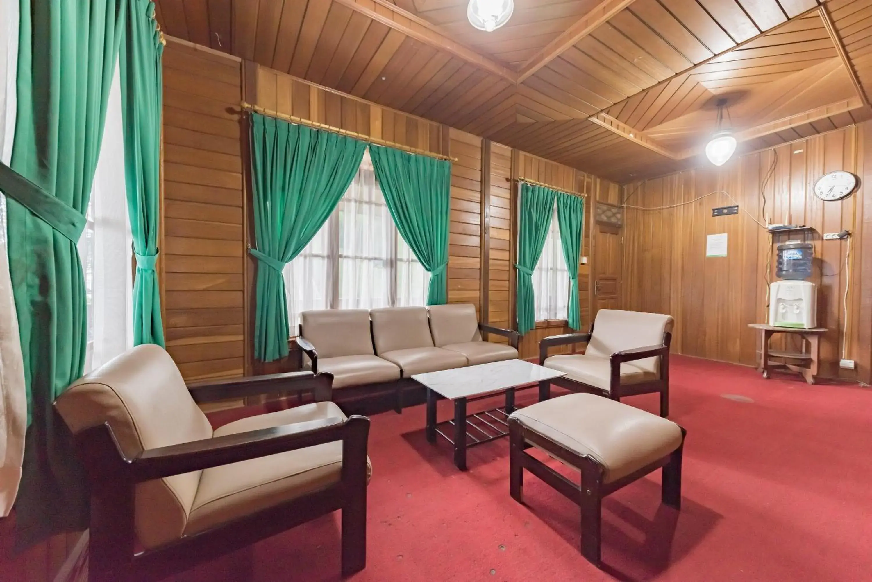 Living room in Urbanview Resort Anty Cisarua Tugu Puncak by RedDoorz Living room in Urbanview Resort Anty Cisarua Tugu Puncak by RedDoorz