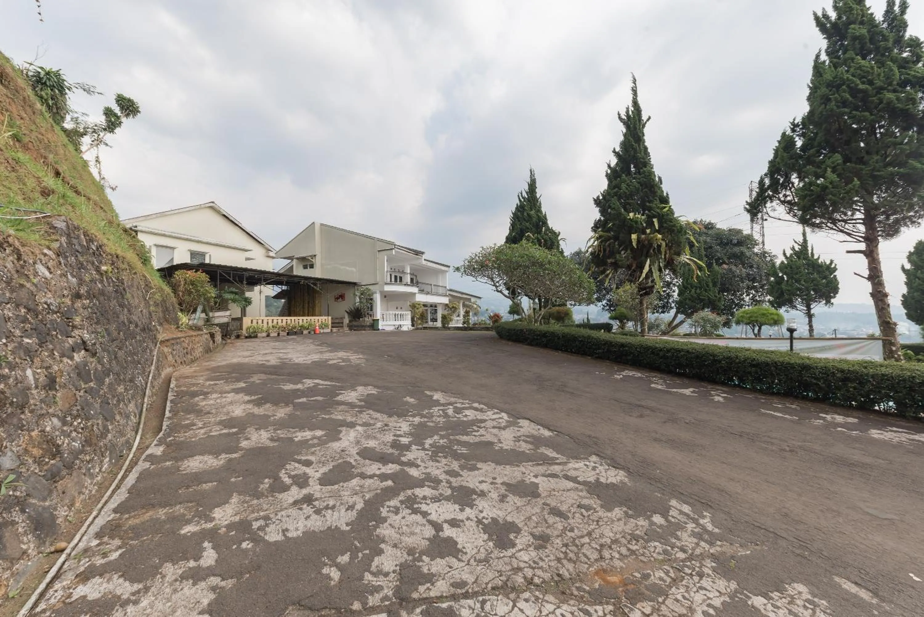 Property building in Urbanview Resort Anty Cisarua Tugu Puncak by RedDoorz