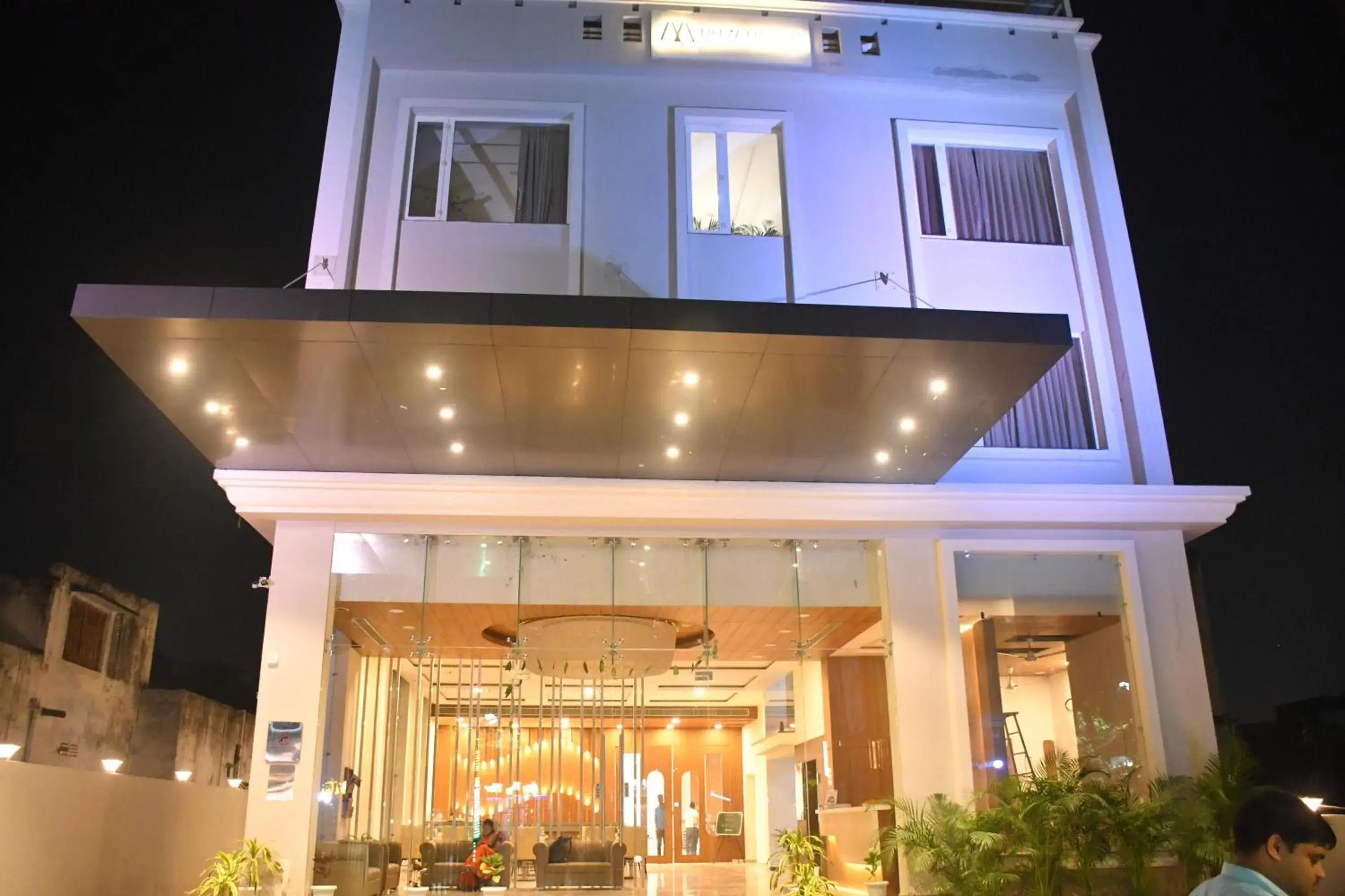 HHW Buddha Lineage HHW Buddha Lineage