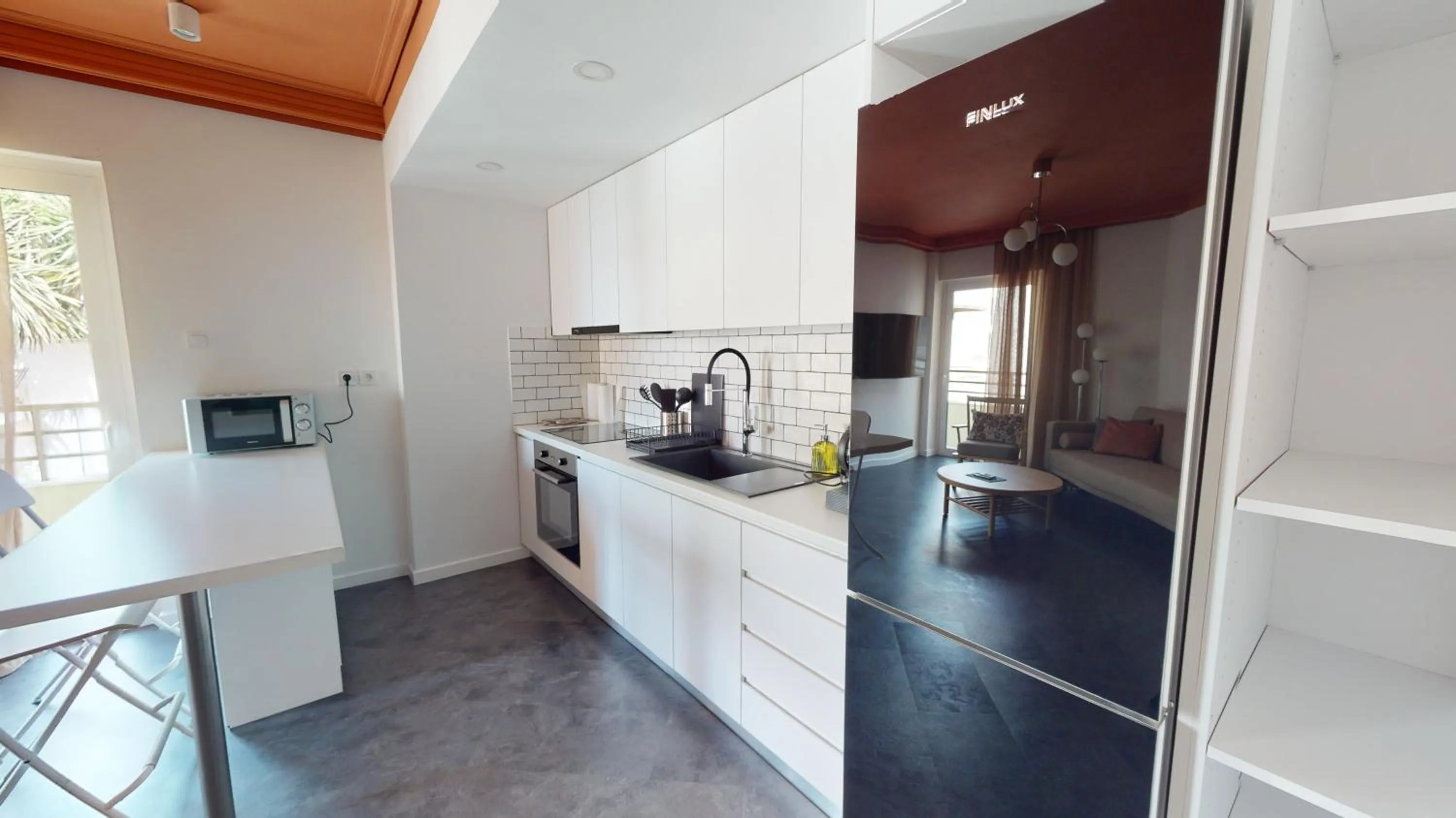 Coffee/tea facilities in OneZeroTwo by Zoia Living