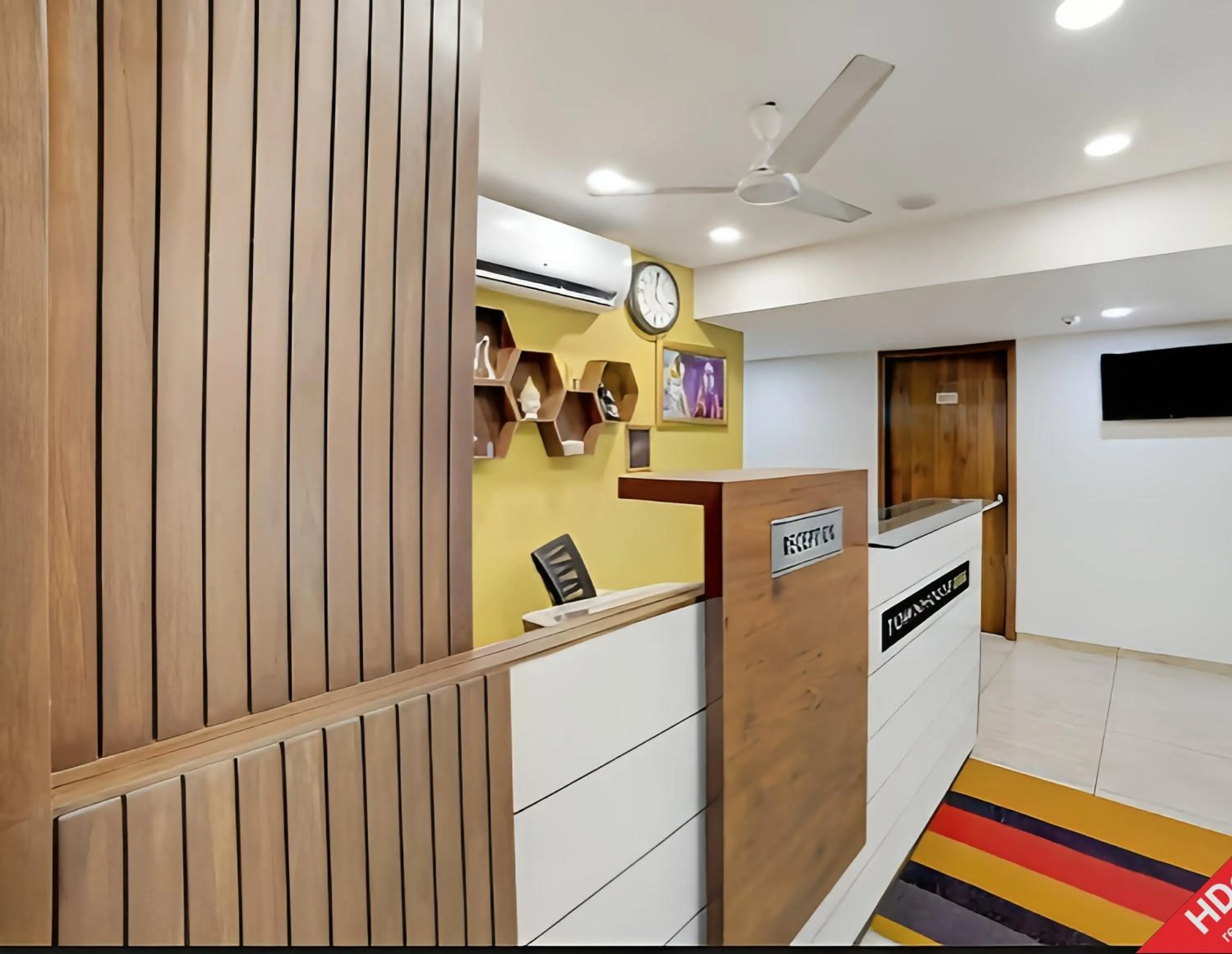 Lobby or reception in Leo Hotel