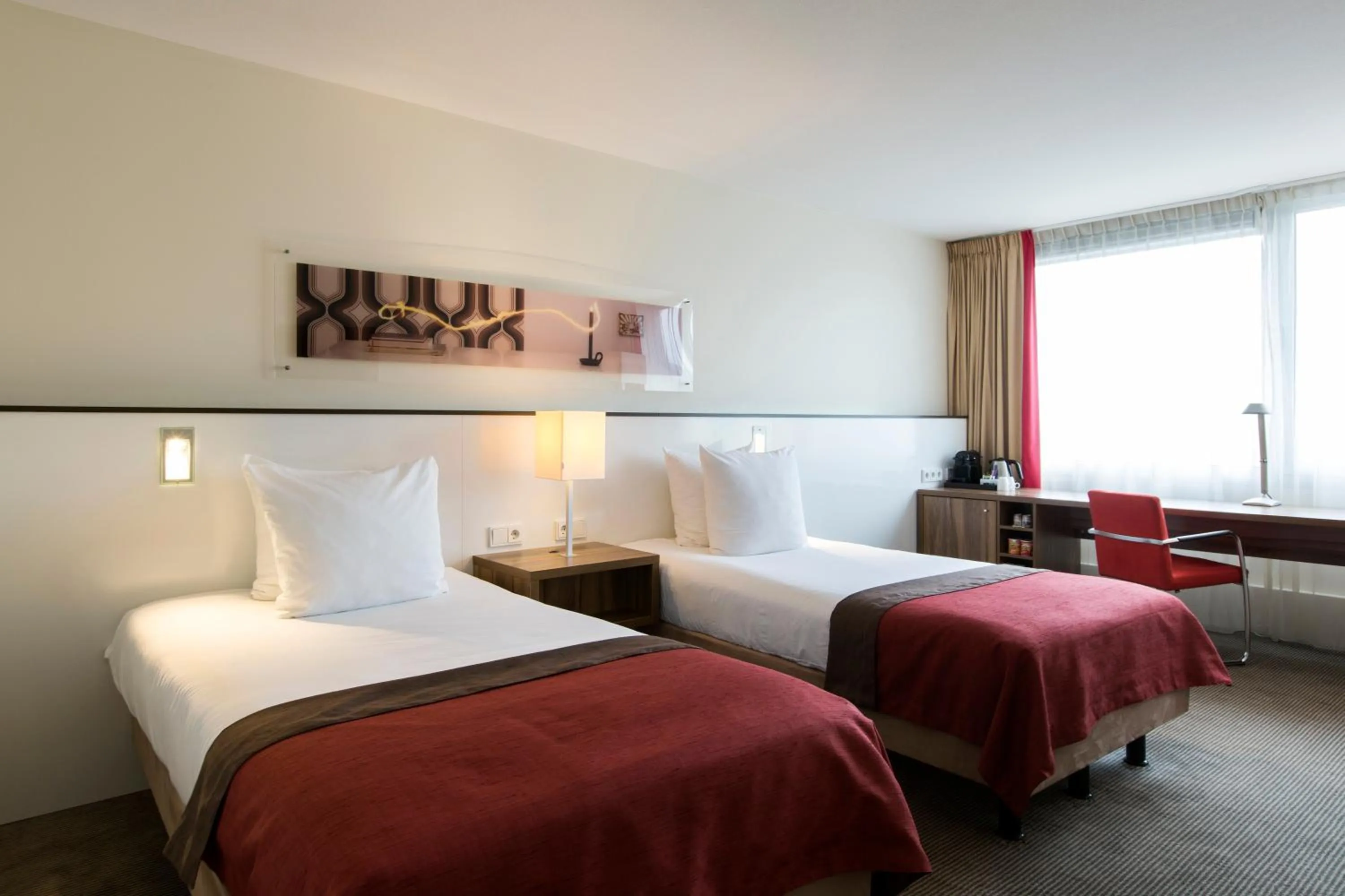 Photo of the whole room, Bed in Holiday Inn Eindhoven Centre by IHG
