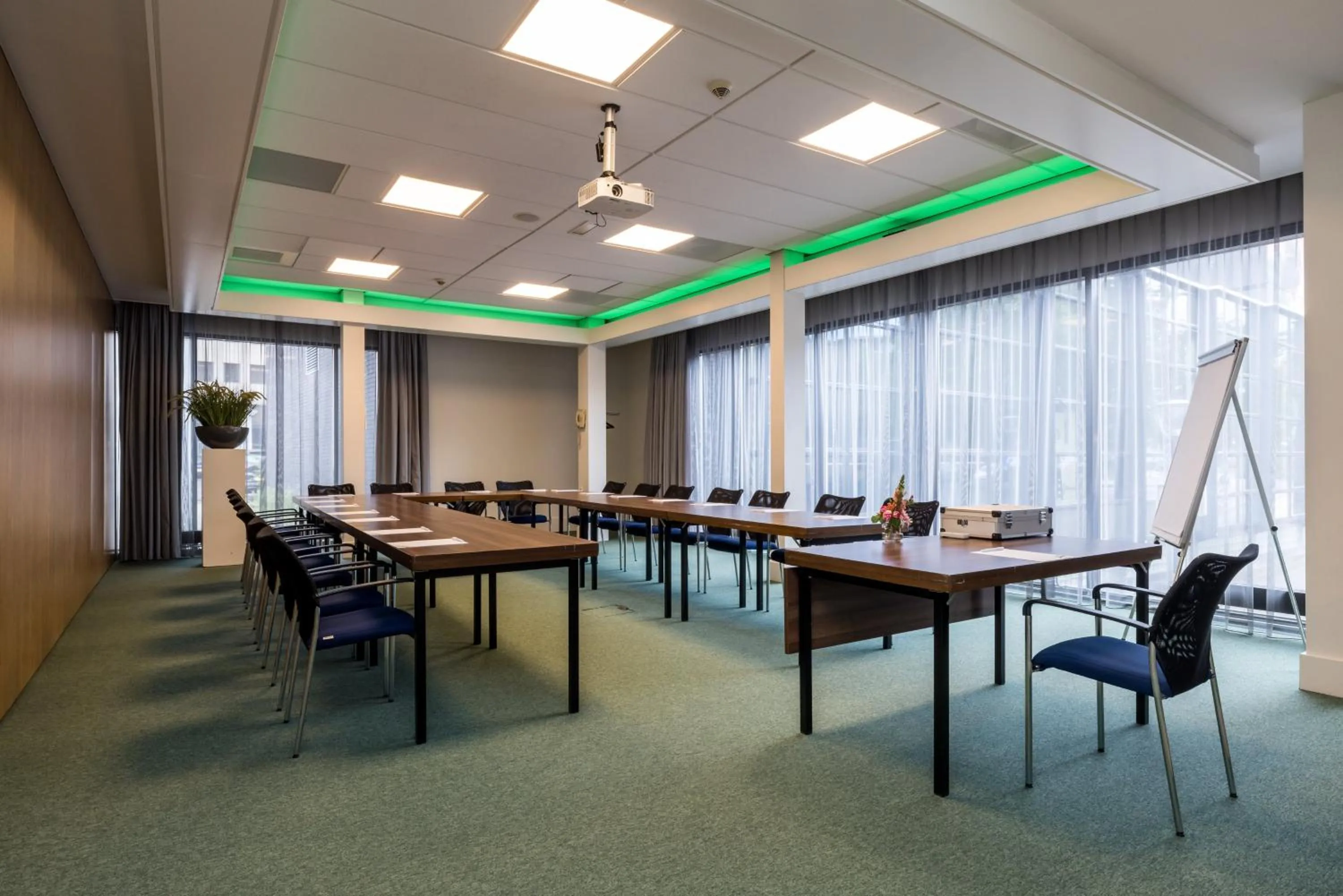 Meeting/conference room in Holiday Inn Eindhoven Centre by IHG