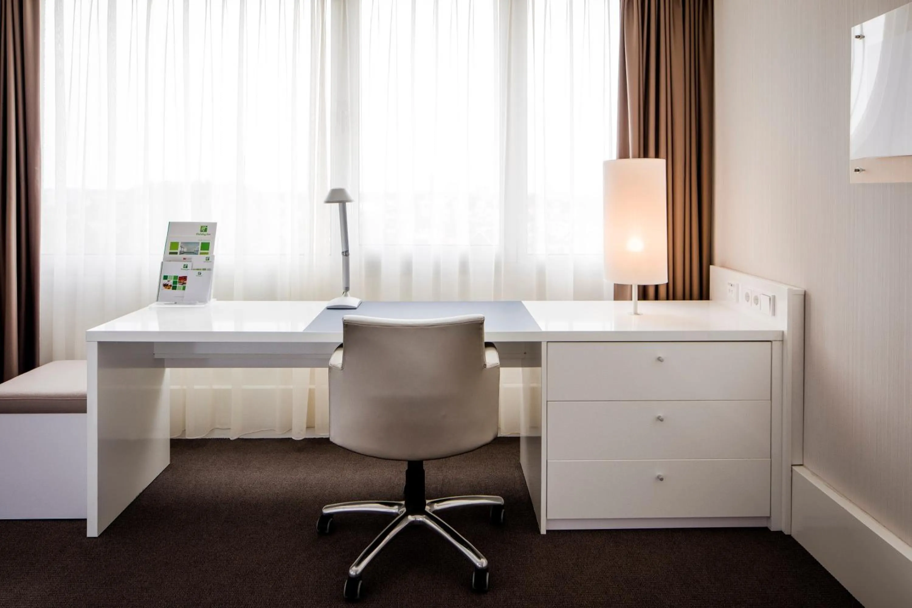 Photo of the whole room in Holiday Inn Eindhoven Centre by IHG