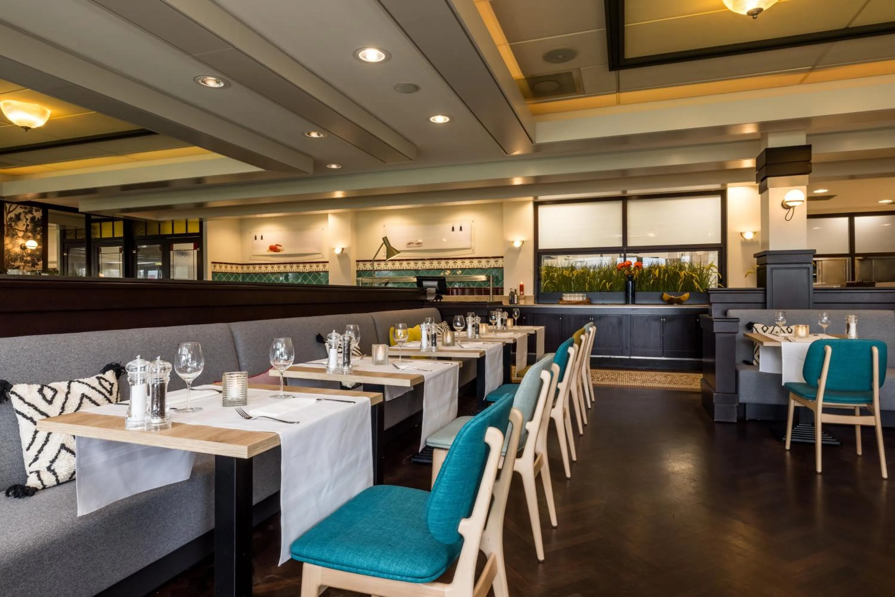 Restaurant/places to eat in Holiday Inn Eindhoven Centre by IHG