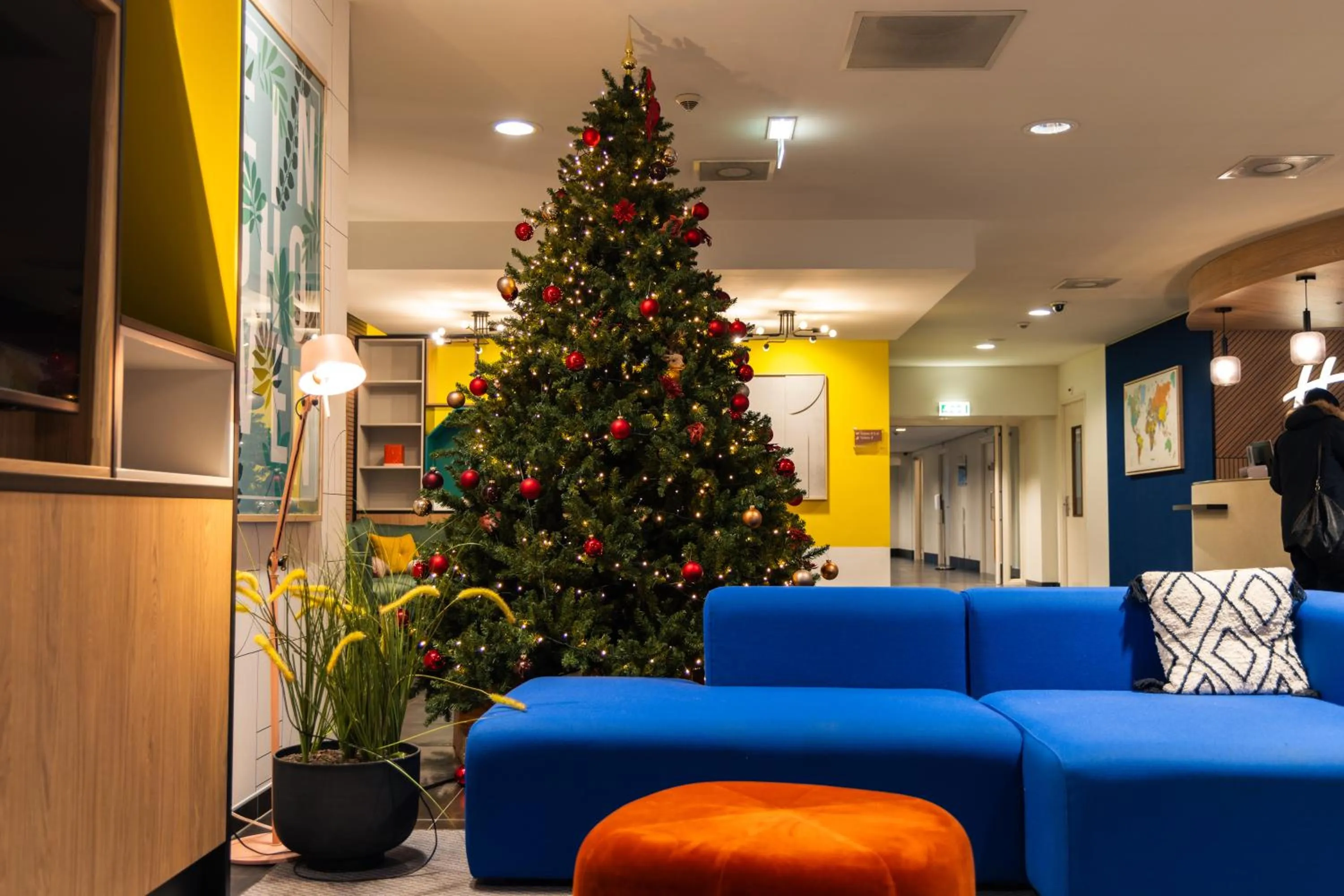 Lobby or reception in Holiday Inn Eindhoven Centre by IHG