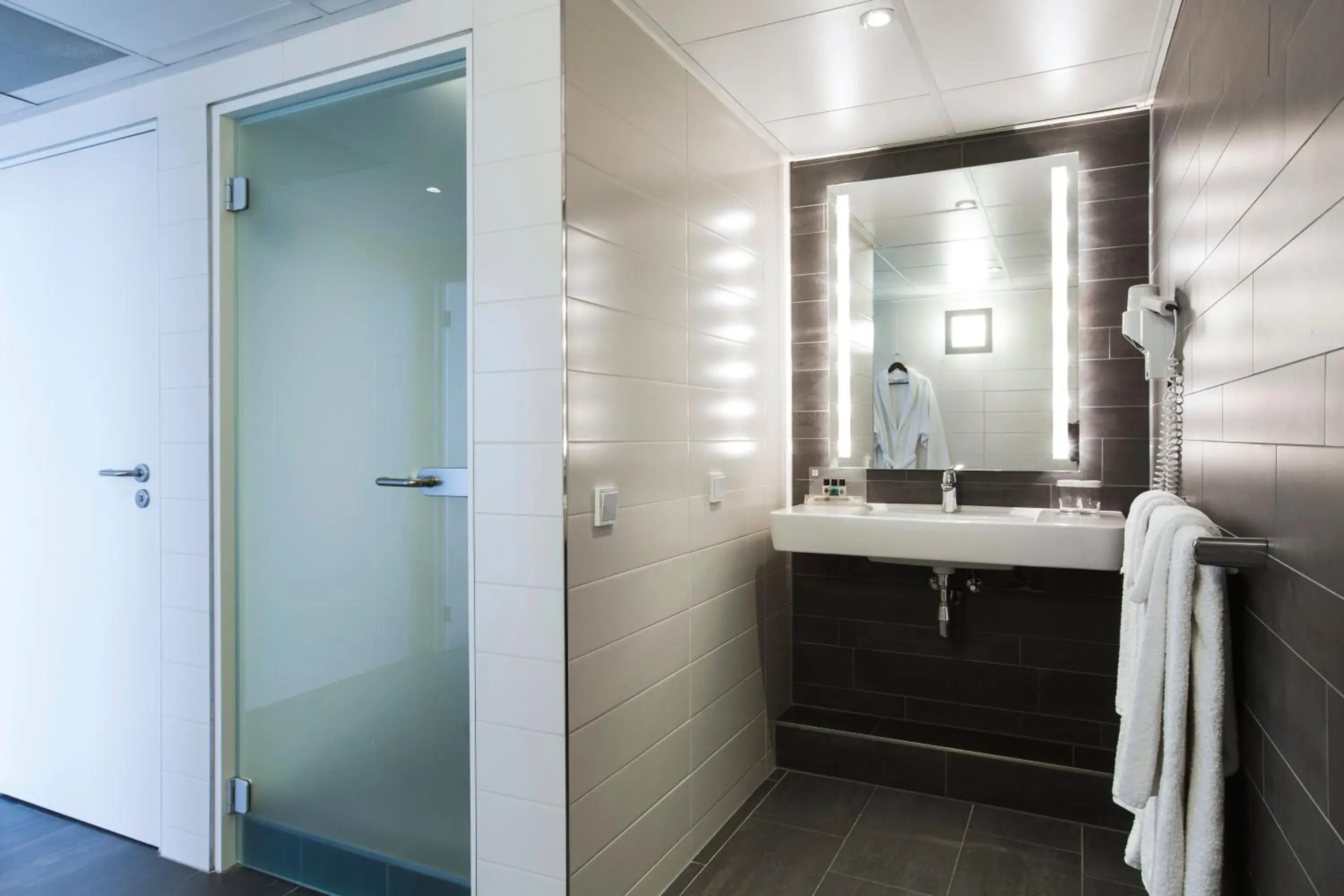 Photo of the whole room in Holiday Inn Eindhoven Centre by IHG Photo of the whole room in Holiday Inn Eindhoven Centre by IHG