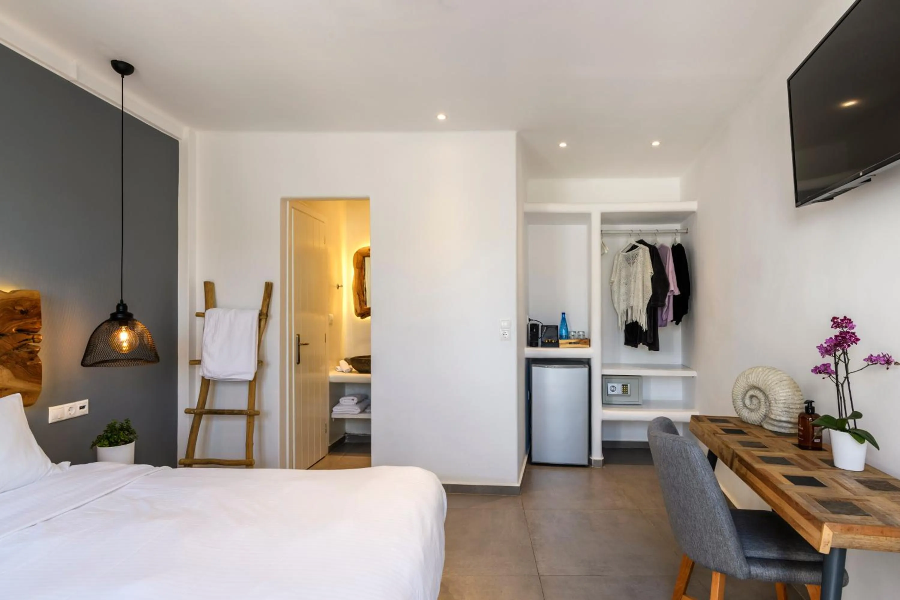 Photo of the whole room, Bed in Casa Anna Suites