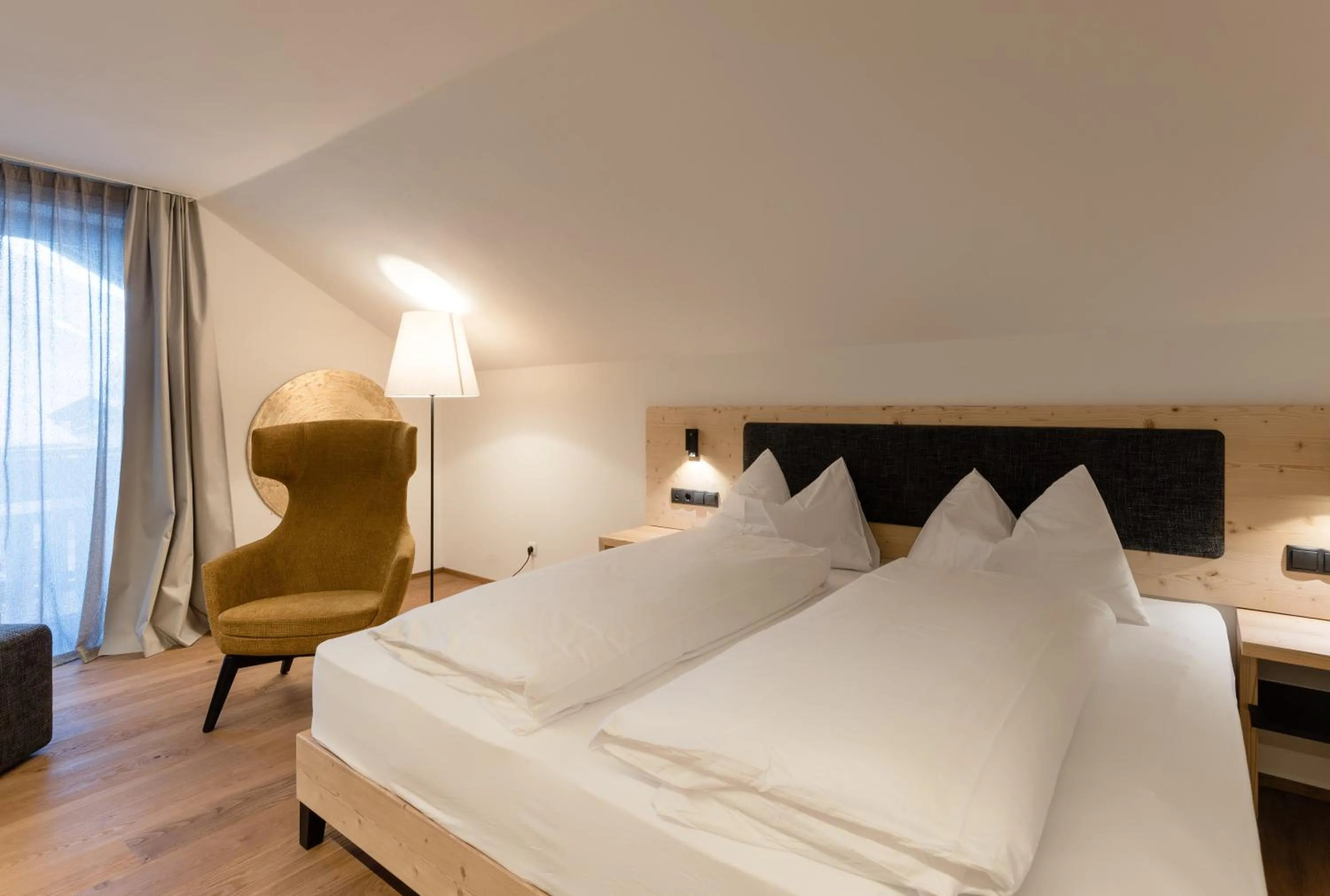 Bedroom, Bed in Hotel Mühlenerhof