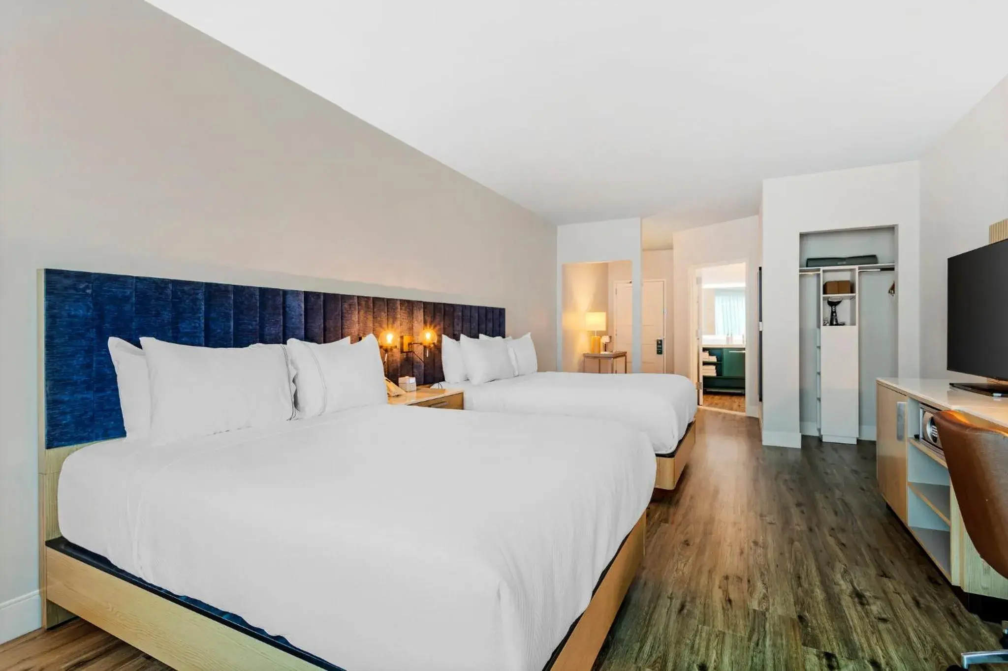 Photo of the whole room, Bed in EVEN Hotel Waco - University Area by IHG Photo of the whole room, Bed in EVEN Hotel Waco - University Area by IHG