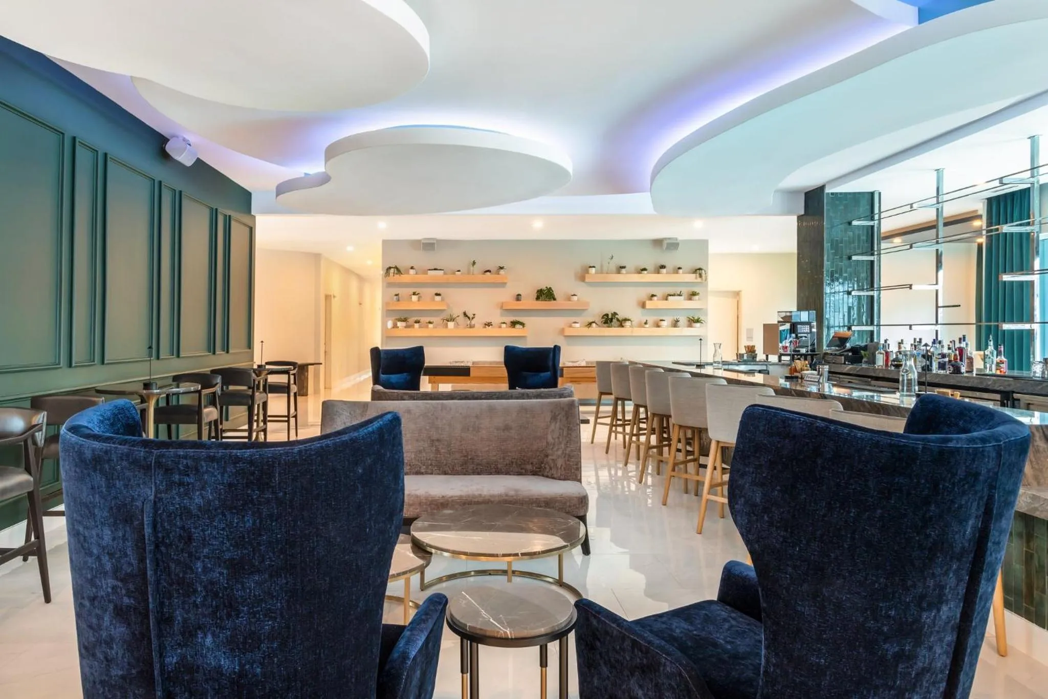 Lounge or bar in EVEN Hotel Waco - University Area by IHG