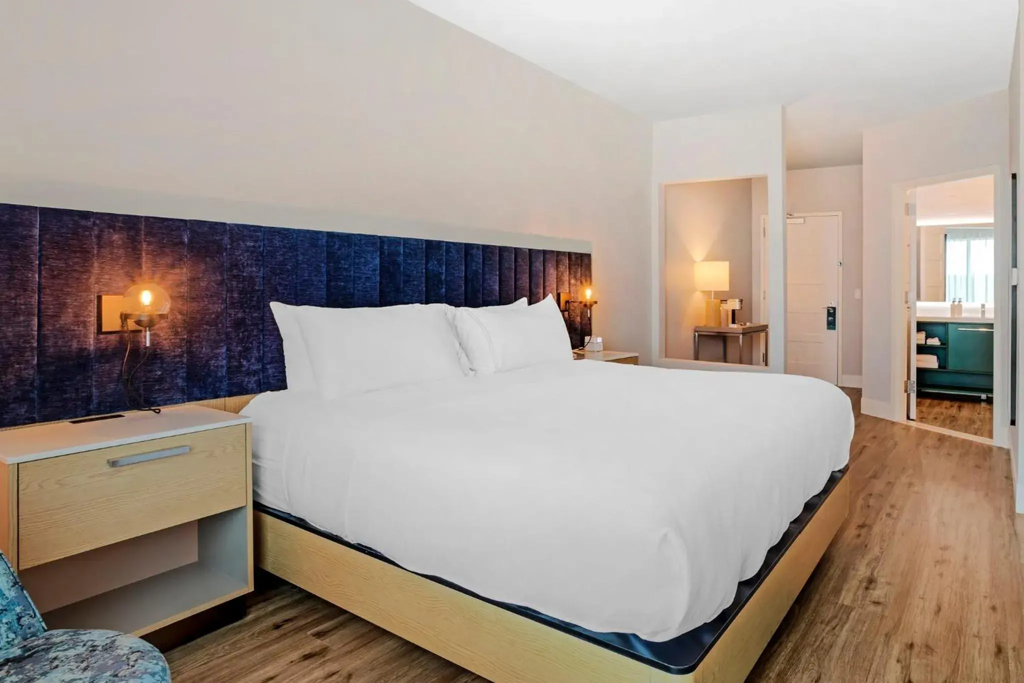 Photo of the whole room, Bed in EVEN Hotel Waco - University Area by IHG Photo of the whole room, Bed in EVEN Hotel Waco - University Area by IHG