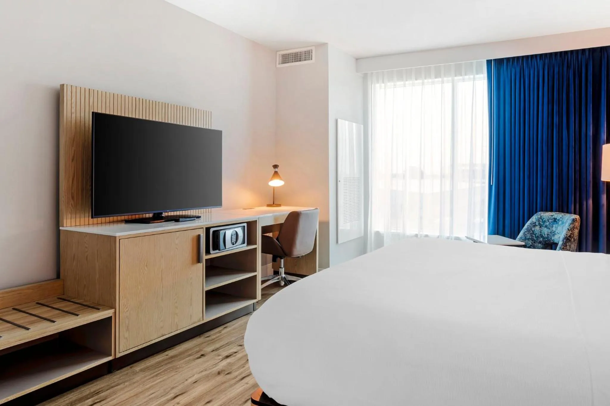 Photo of the whole room, Bed in EVEN Hotel Waco - University Area by IHG