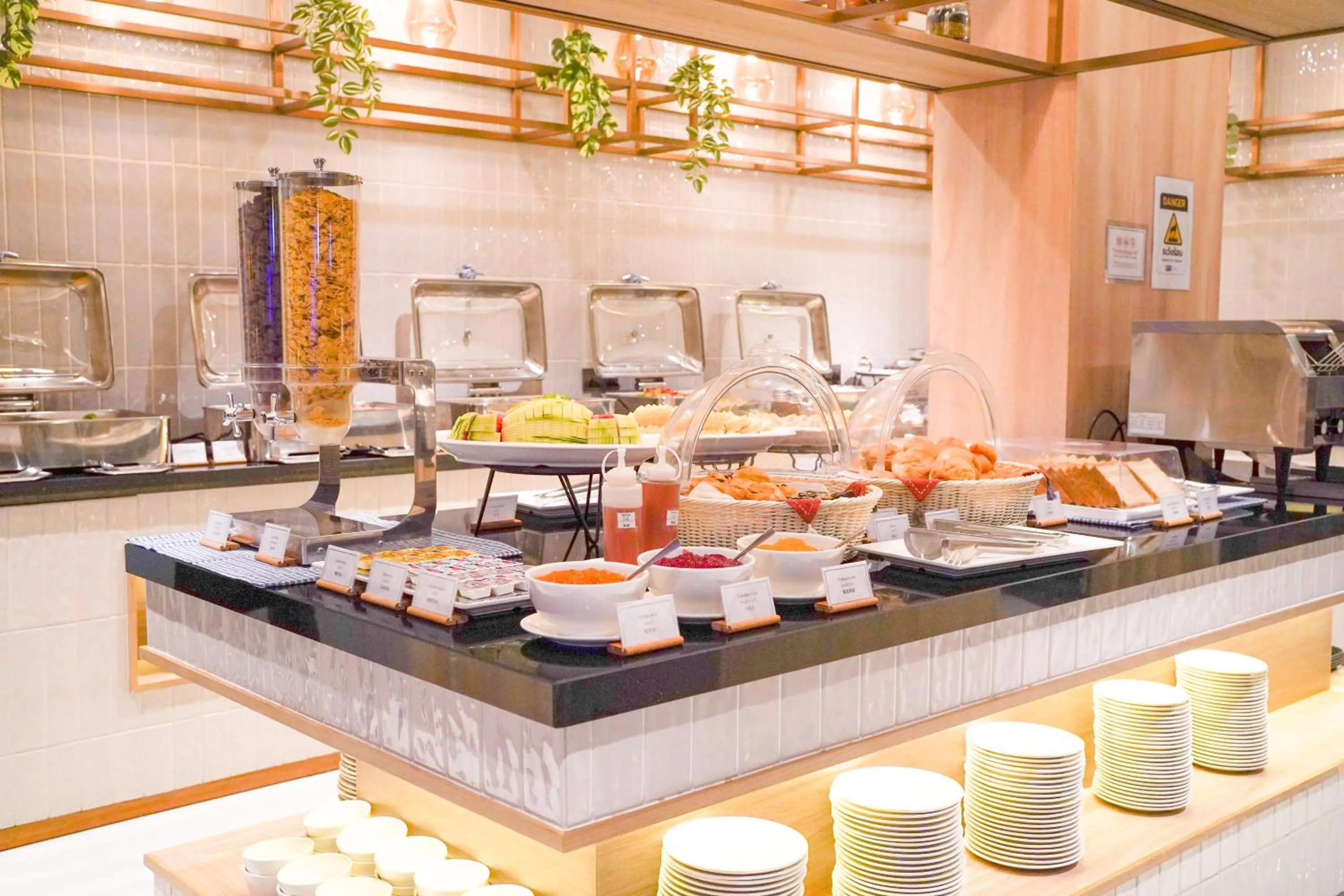 Breakfast in Holiday Inn Express & Suites Bangkok Central Pier by IHG