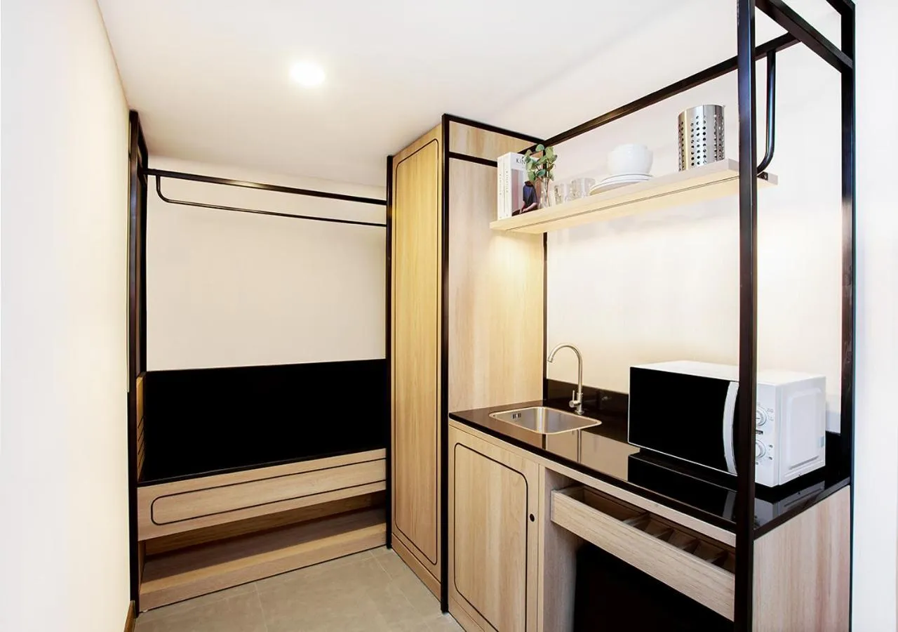 Kitchen or kitchenette in Holiday Inn Express & Suites Bangkok Central Pier by IHG