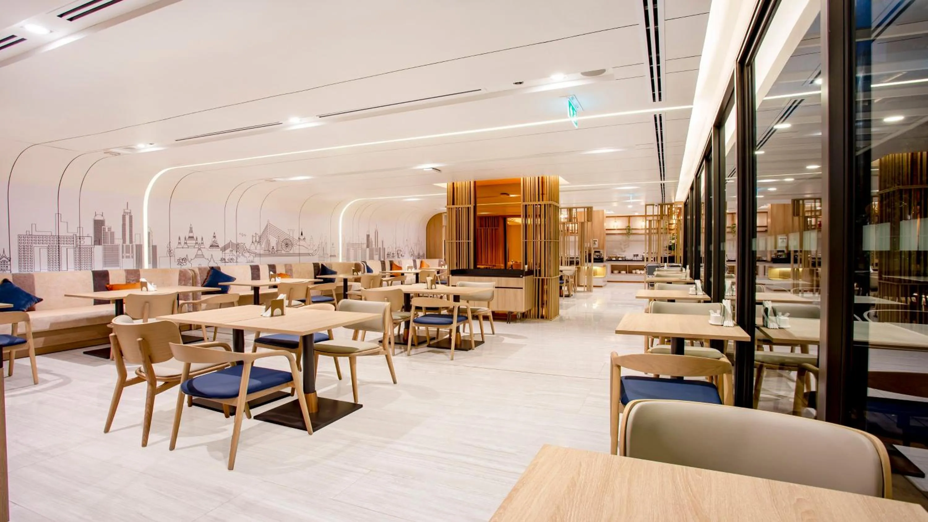 Restaurant/places to eat in Holiday Inn Express & Suites Bangkok Central Pier by IHG