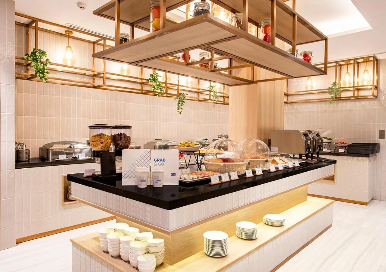 Breakfast in Holiday Inn Express & Suites Bangkok Central Pier by IHG