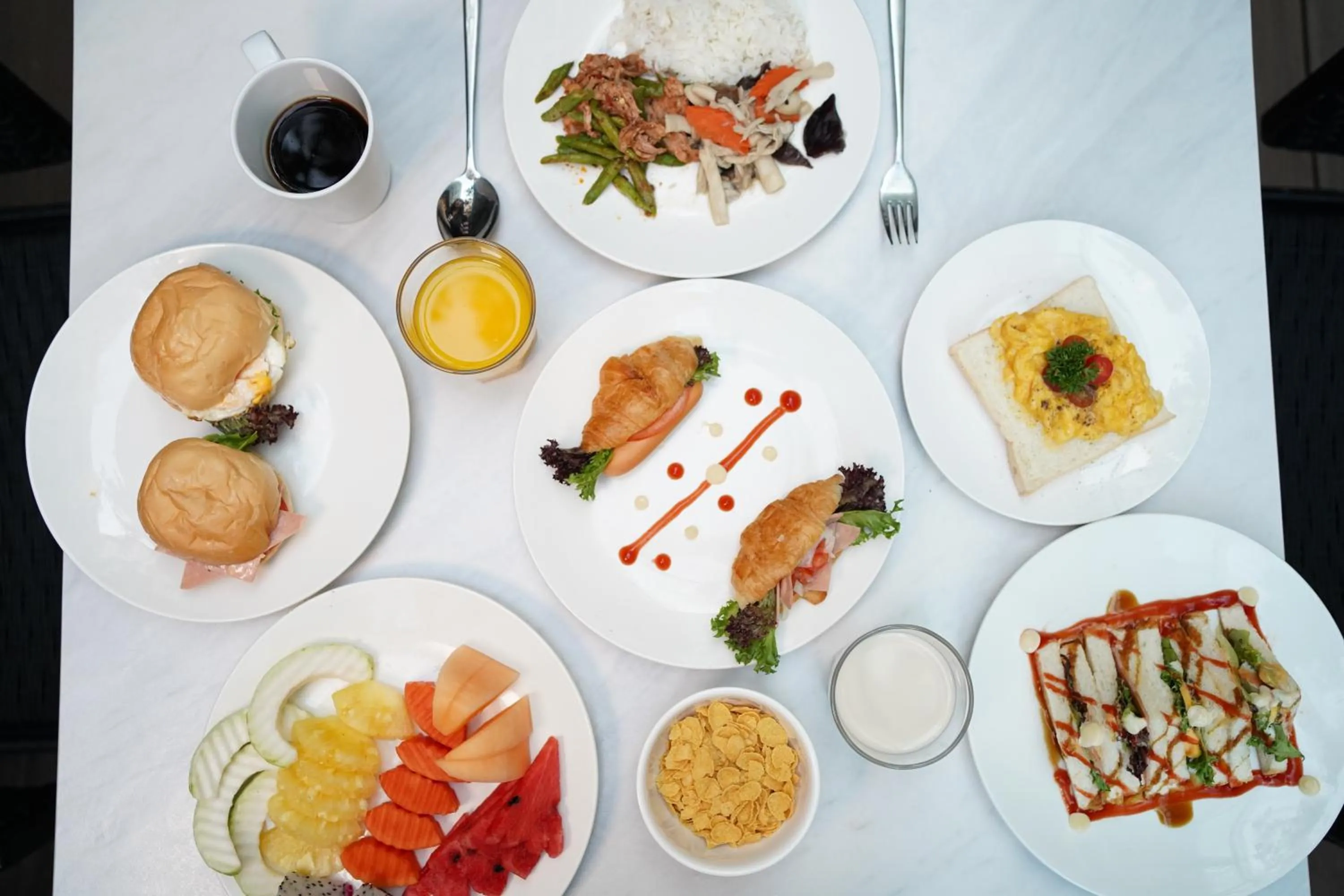 Breakfast in Holiday Inn Express & Suites Bangkok Central Pier by IHG
