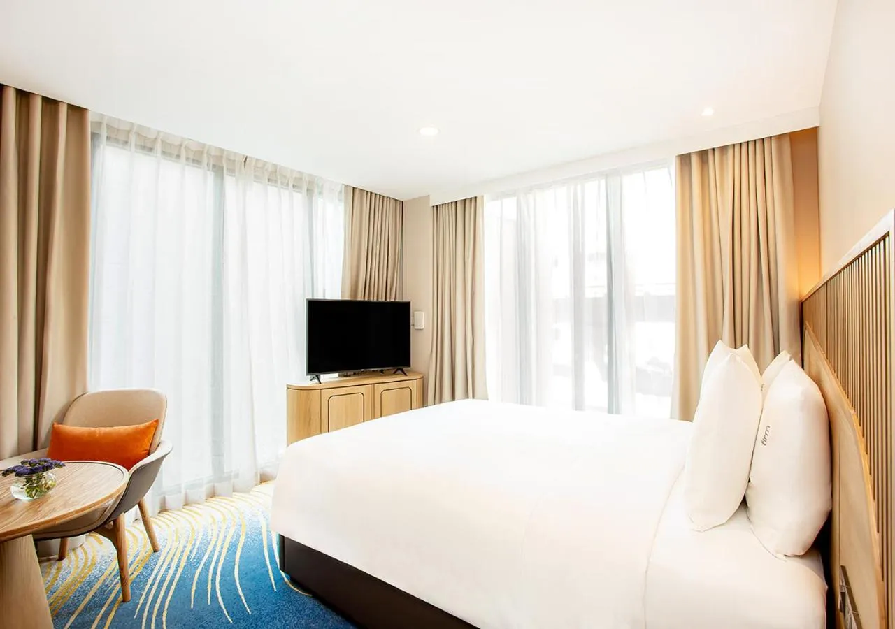 Bedroom, Bed in Holiday Inn Express & Suites Bangkok Central Pier by IHG