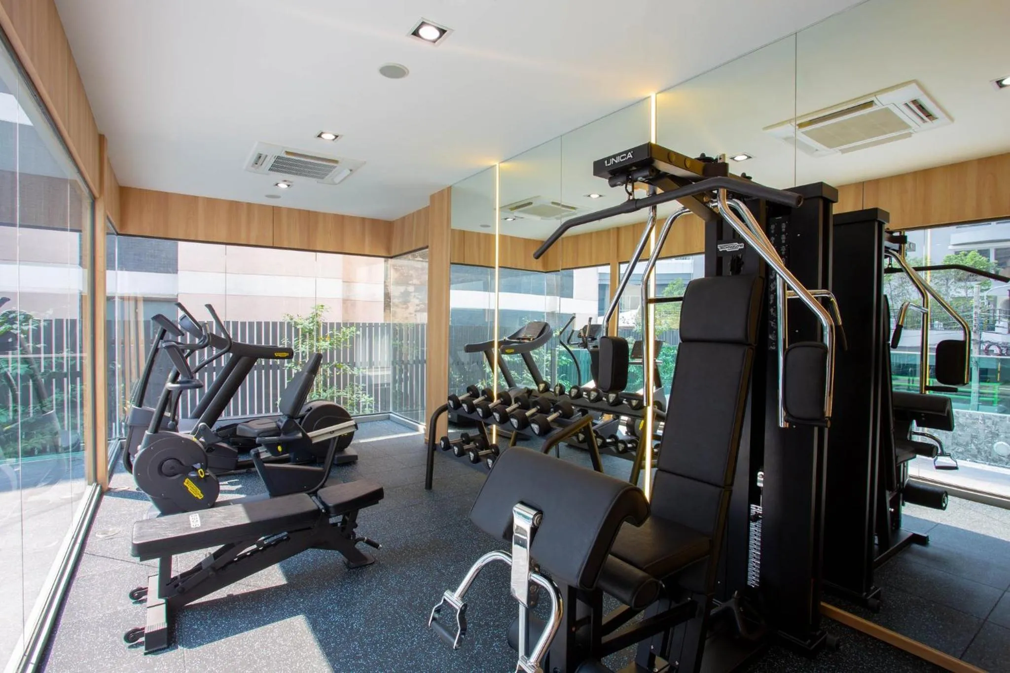 Spa and wellness centre/facilities in Holiday Inn Express & Suites Bangkok Central Pier by IHG