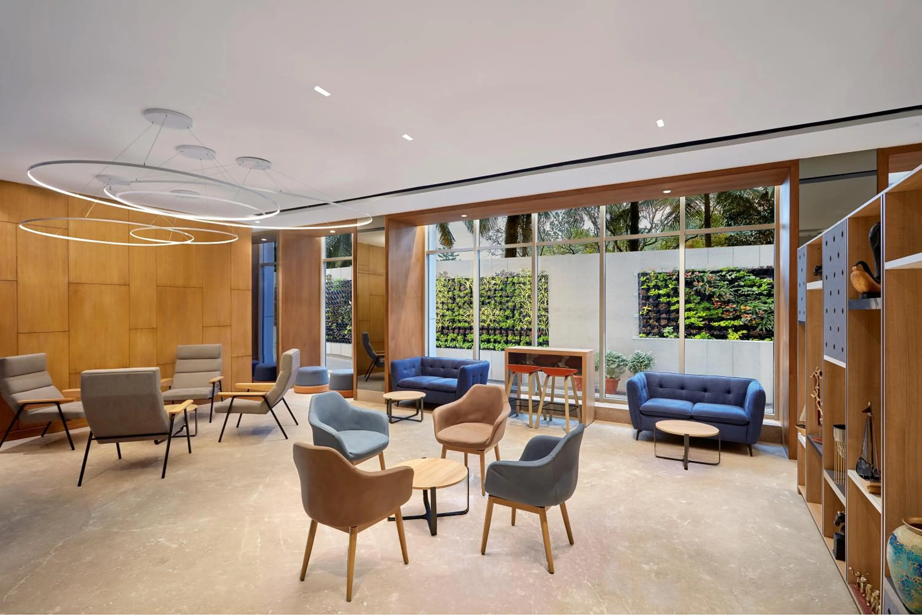 Restaurant/places to eat in Holiday Inn Express Bengaluru Bommasandra by IHG