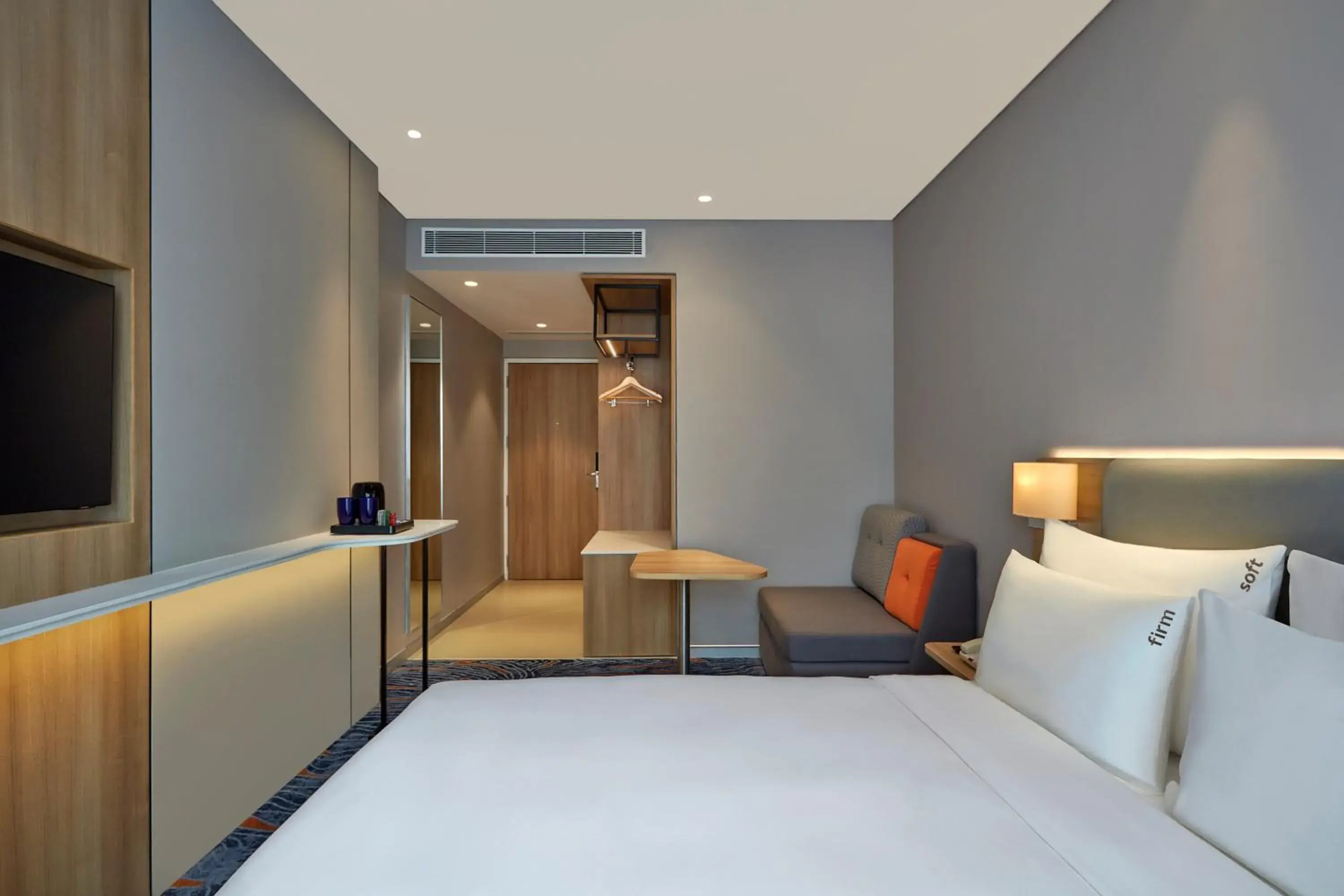 Bed in Holiday Inn Express Bengaluru Bommasandra by IHG Bed in Holiday Inn Express Bengaluru Bommasandra by IHG