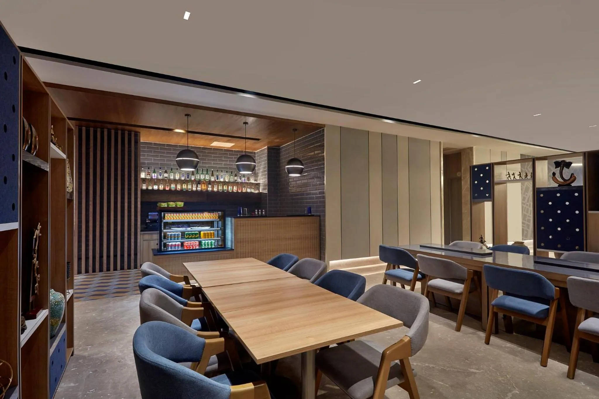 Lounge or bar in Holiday Inn Express Bengaluru Bommasandra by IHG
